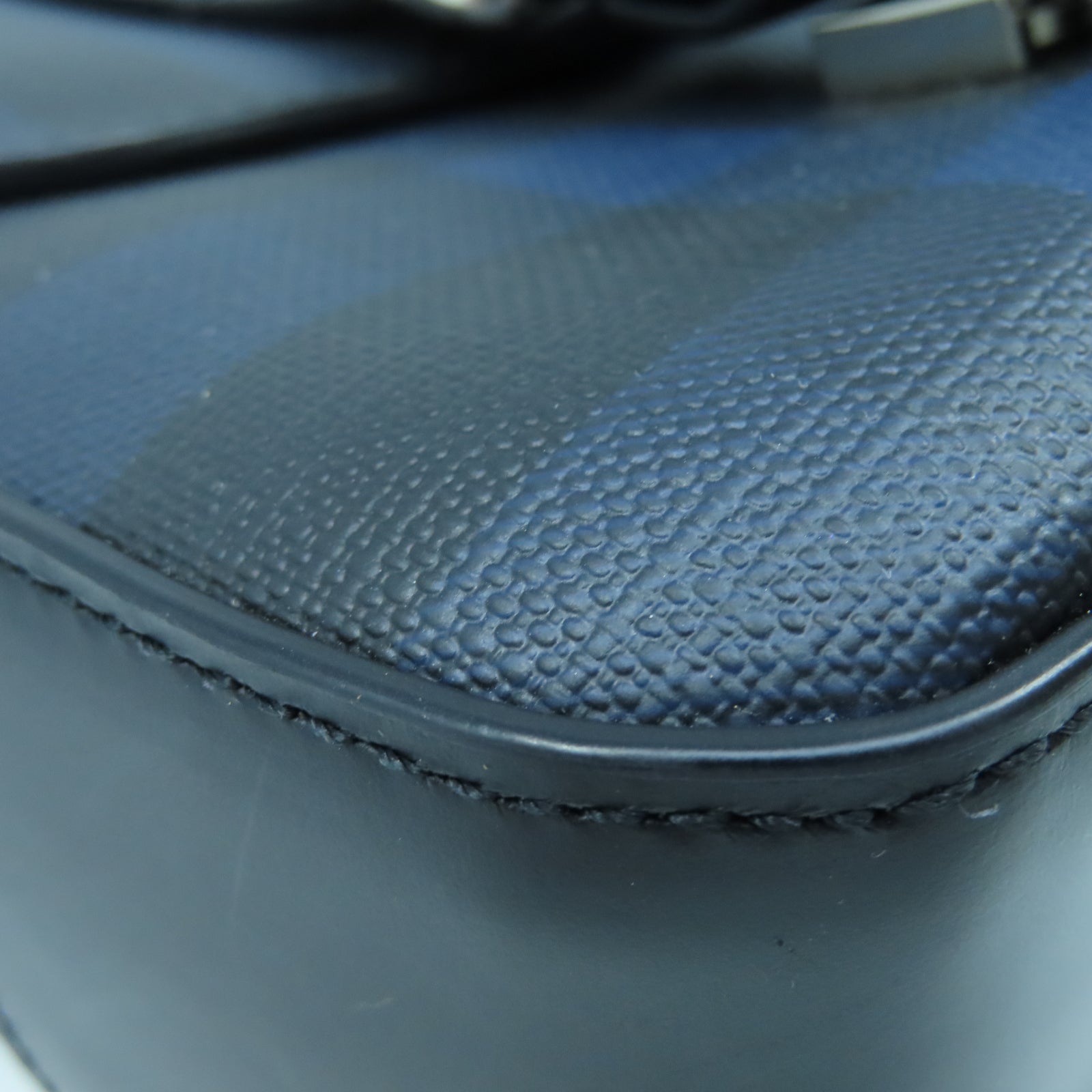 BURBERRY 塗層帆布Shoulder Bag銀扣肩背袋黑色/藍色