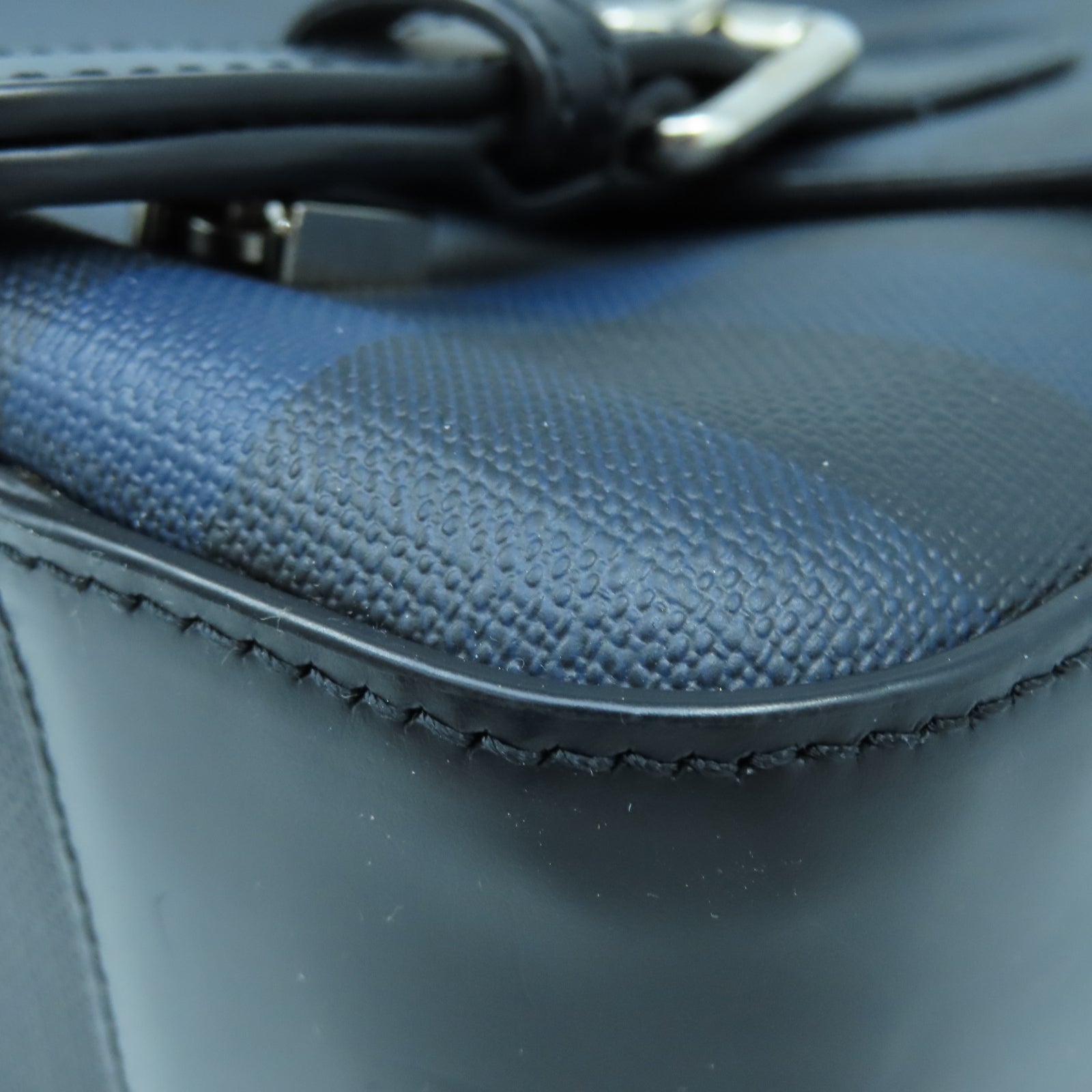 BURBERRY 塗層帆布Shoulder Bag銀扣肩背袋黑色/藍色