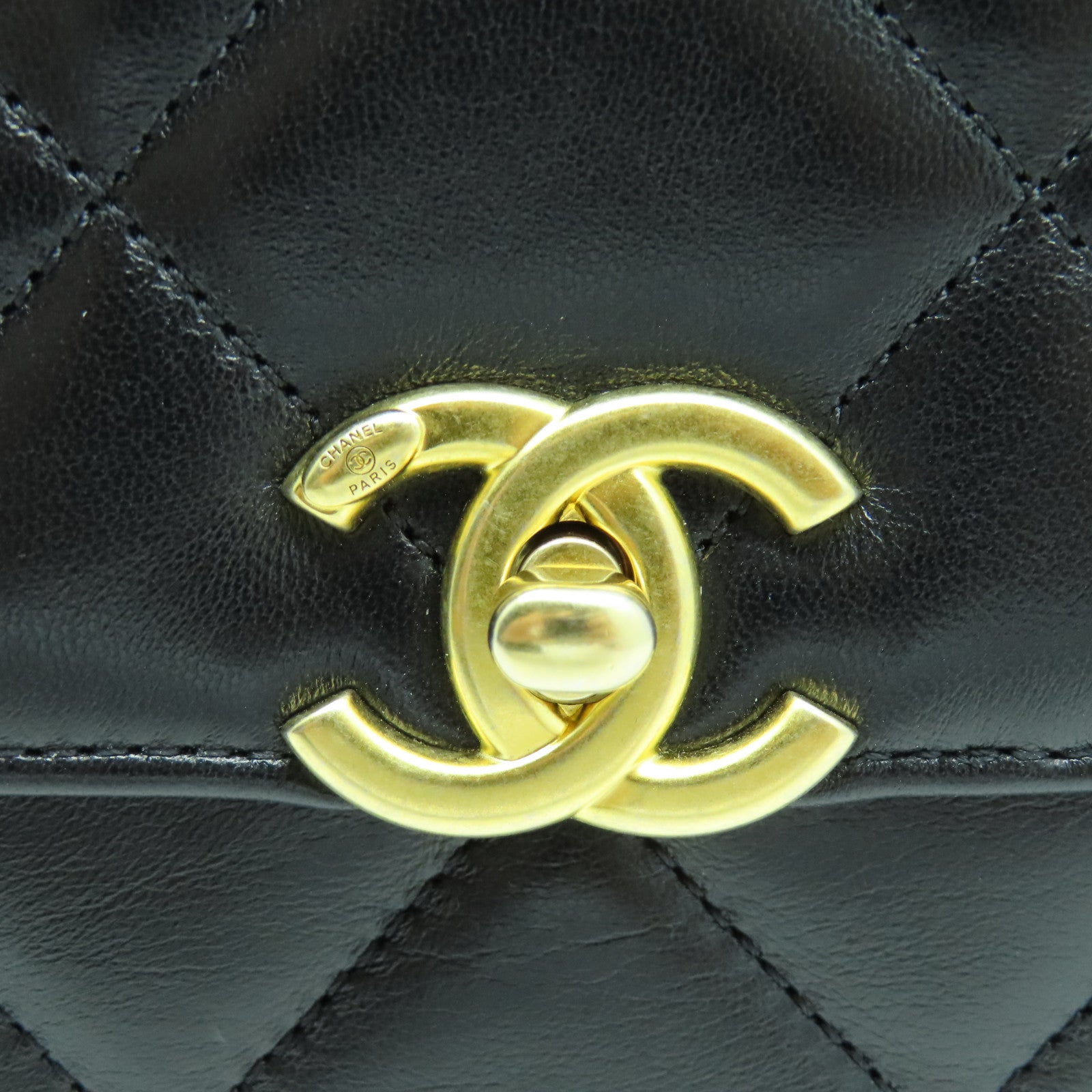 CHANEL 菱格羊皮皮革Backpack金扣背包黑色