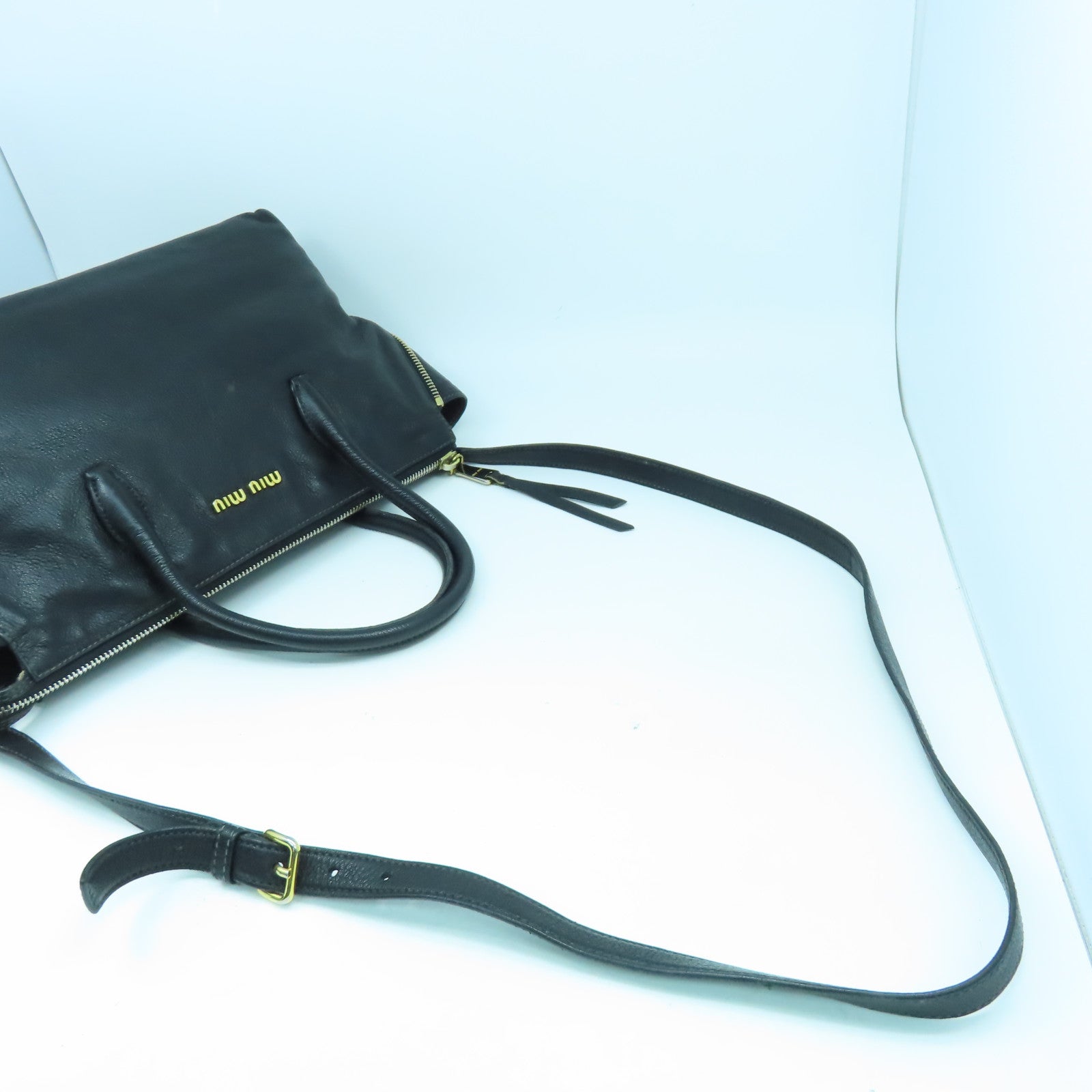 Miu Miu 牛皮皮革2 Way Shoulder金扣手挽肩背兩用袋黑色