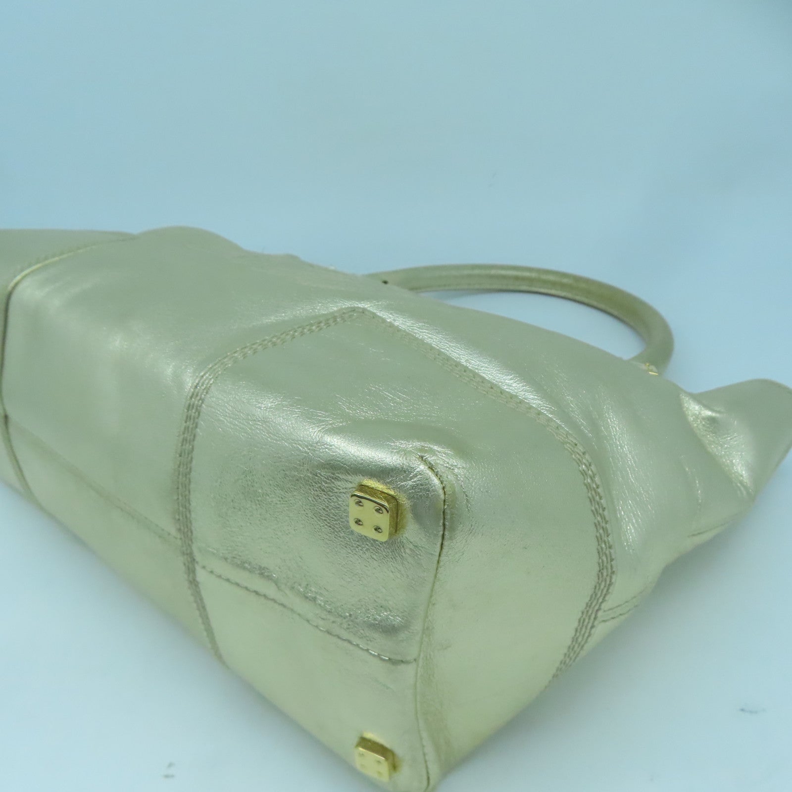 LOEWE 羊皮皮革Hand Bag金扣手挽袋金色