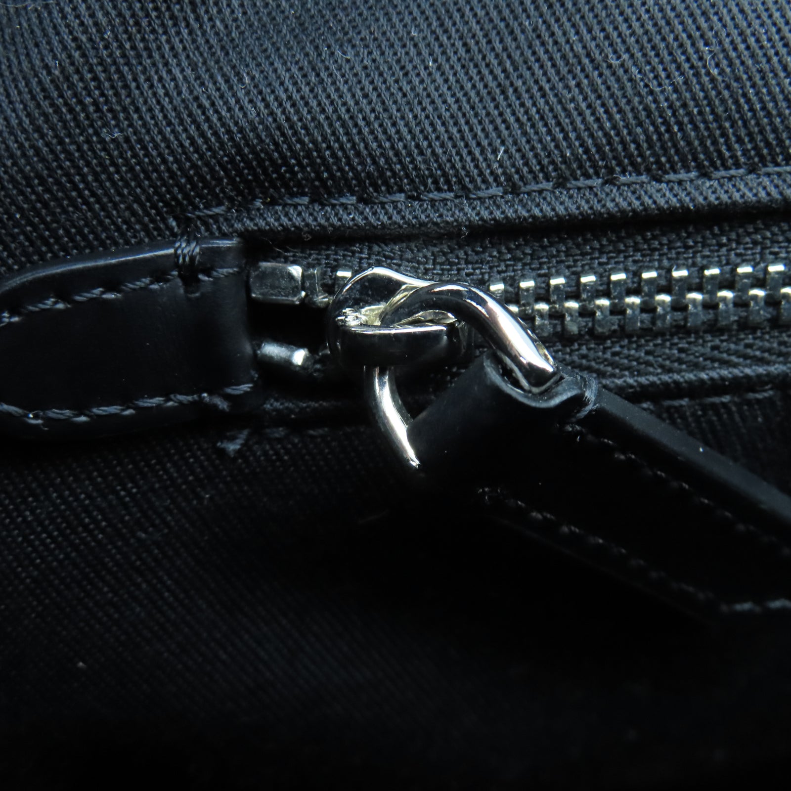 BURBERRY 塗層帆布Shoulder Bag銀扣肩背袋黑色/藍色