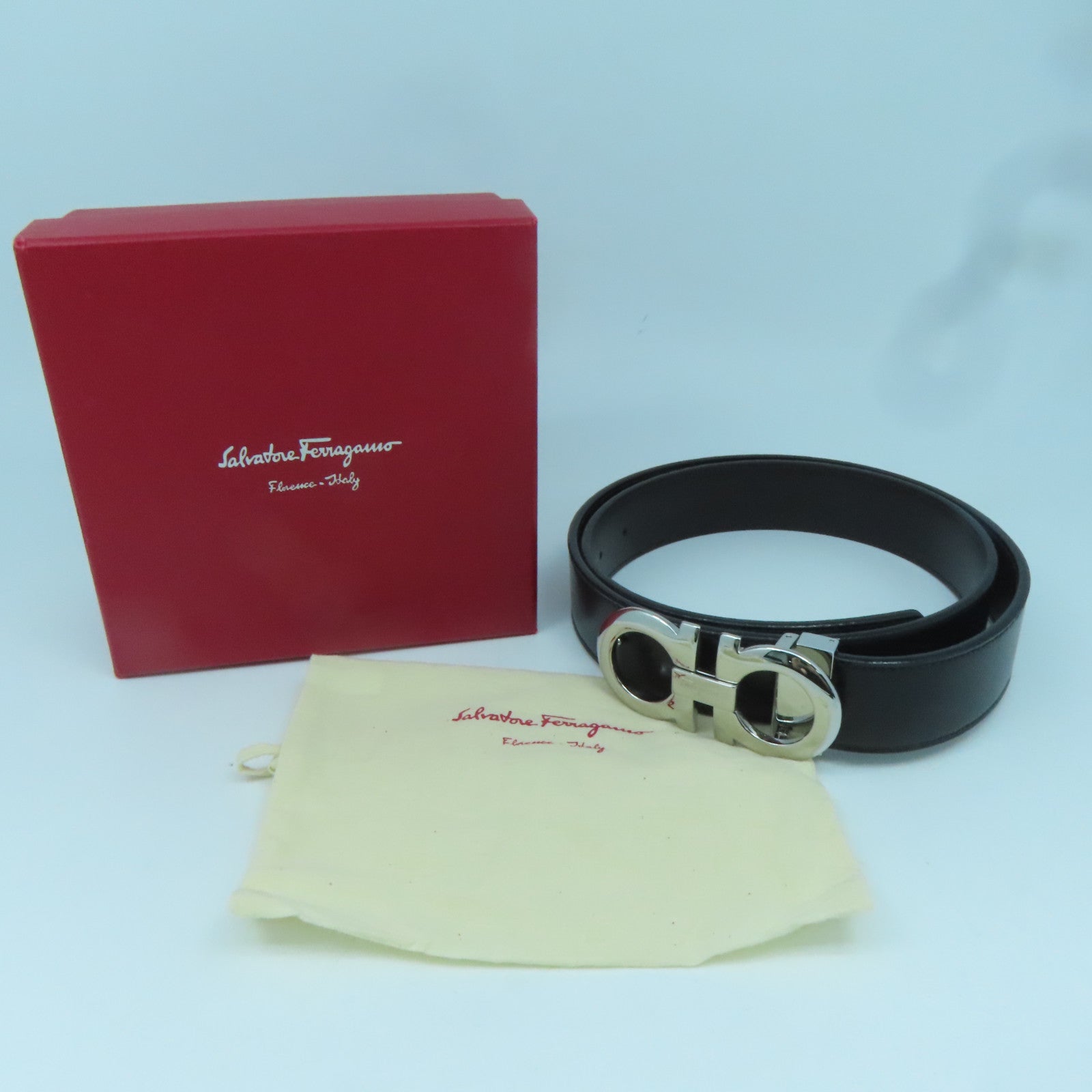 Salvatore Ferragamo 牛皮皮革Belt 95cm銀扣皮帶黑色/啡色