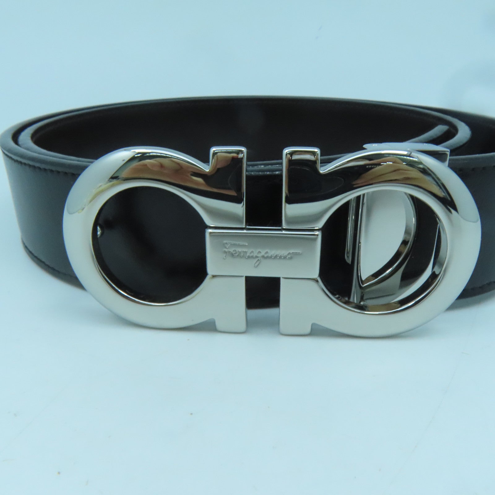 Salvatore Ferragamo 牛皮皮革Belt 95cm銀扣皮帶黑色/啡色