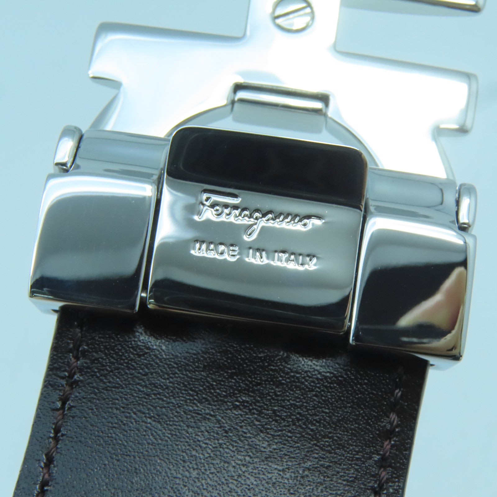 Salvatore Ferragamo 牛皮皮革Belt 95cm銀扣皮帶黑色/啡色