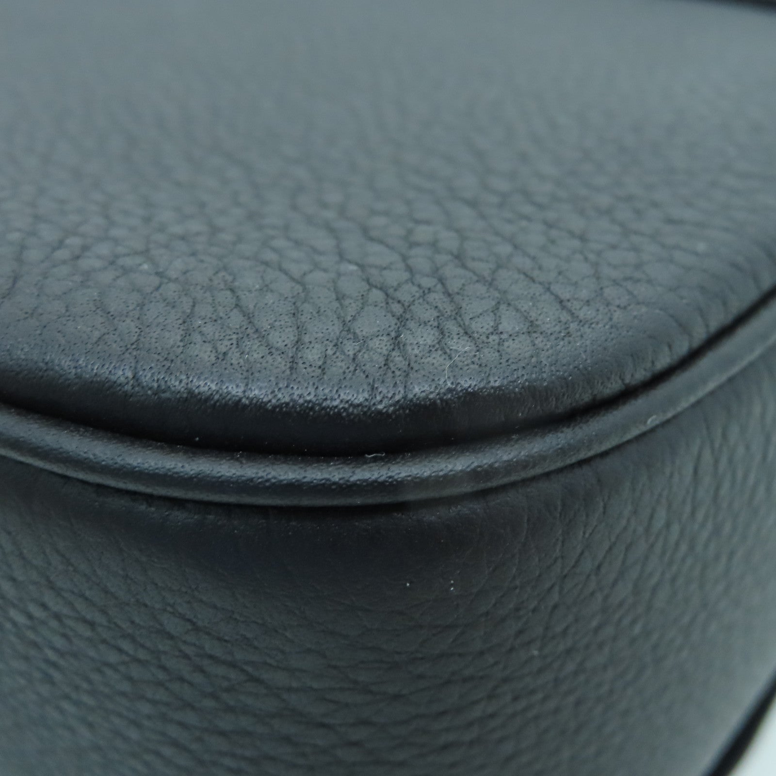 LOUIS VUITTON 牛皮皮革Lockme Tender金扣肩背袋黑色