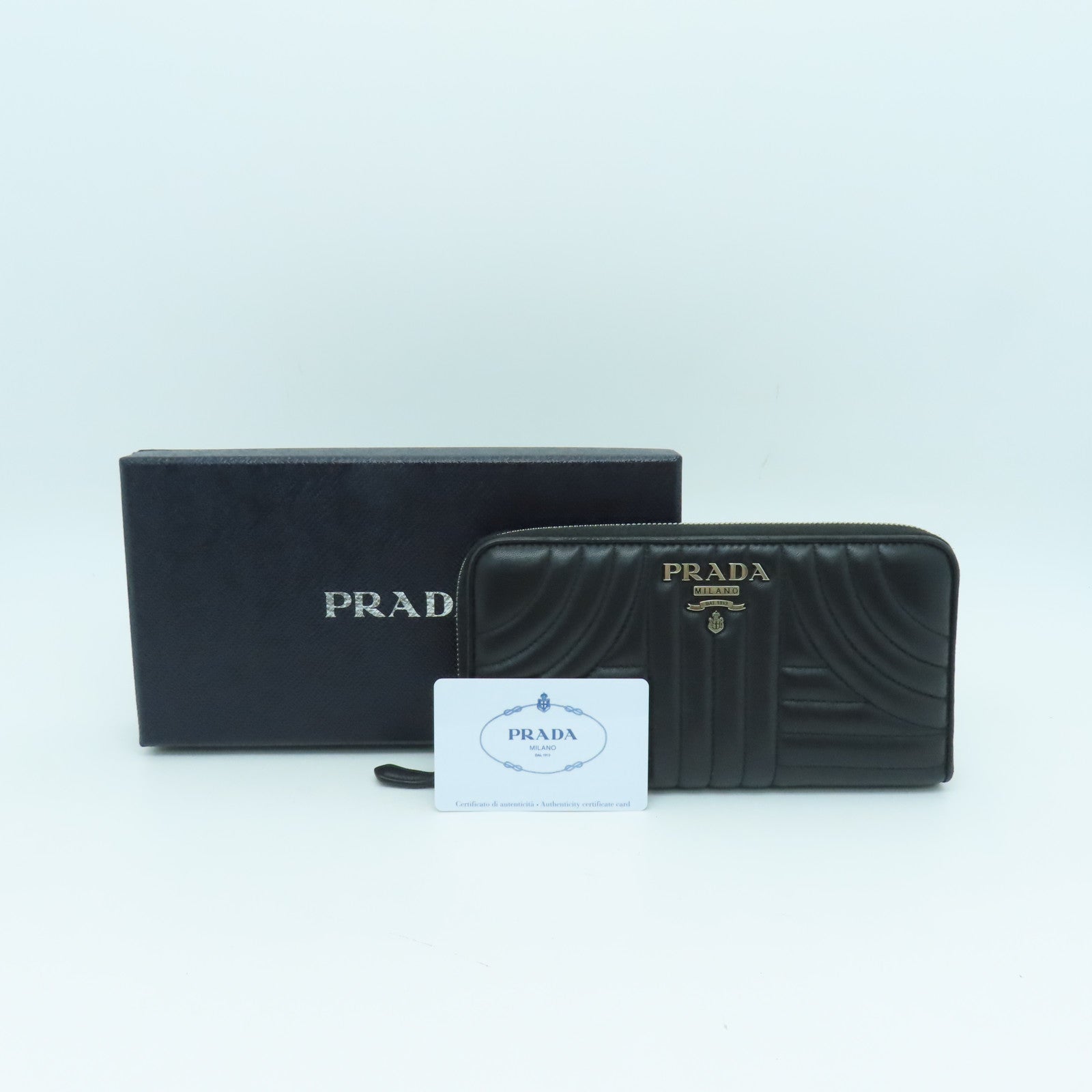 PRADA 牛皮皮革Long Wallet銀扣長錢包黑色