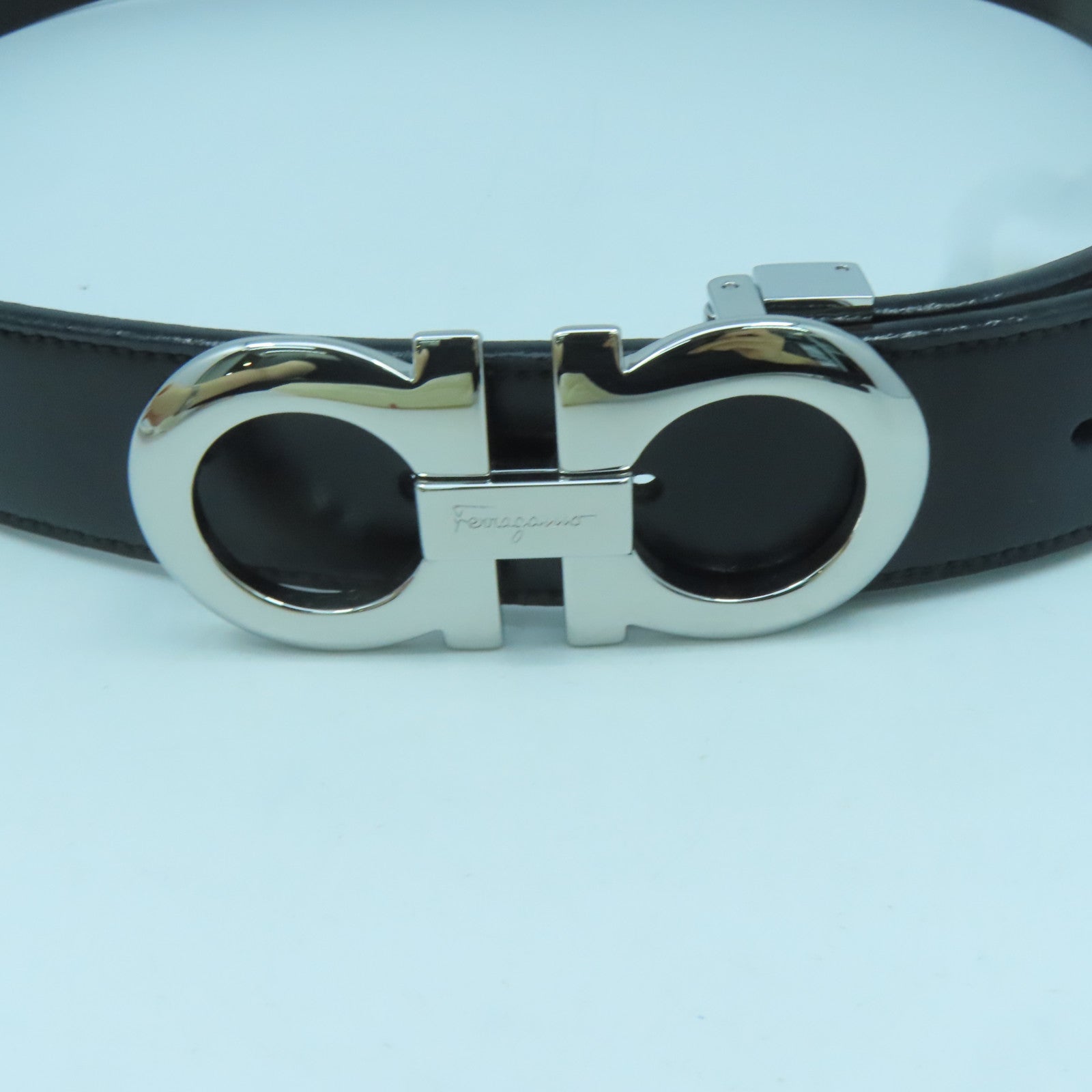 Salvatore Ferragamo 牛皮皮革Belt 95cm銀扣皮帶黑色/啡色