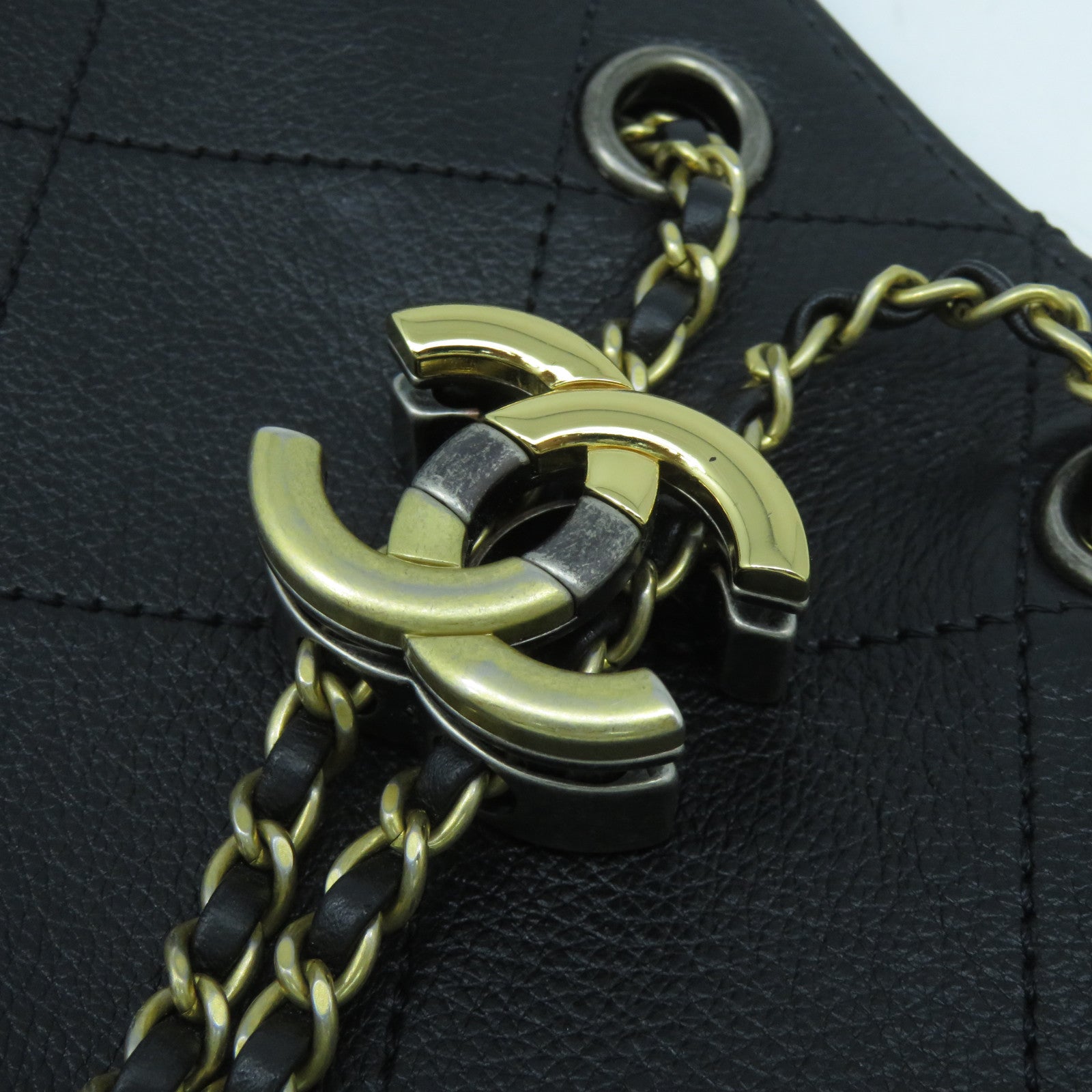 CHANEL 菱格牛皮皮革Chain Shoulder Bag金扣鏈帶肩背袋黑色