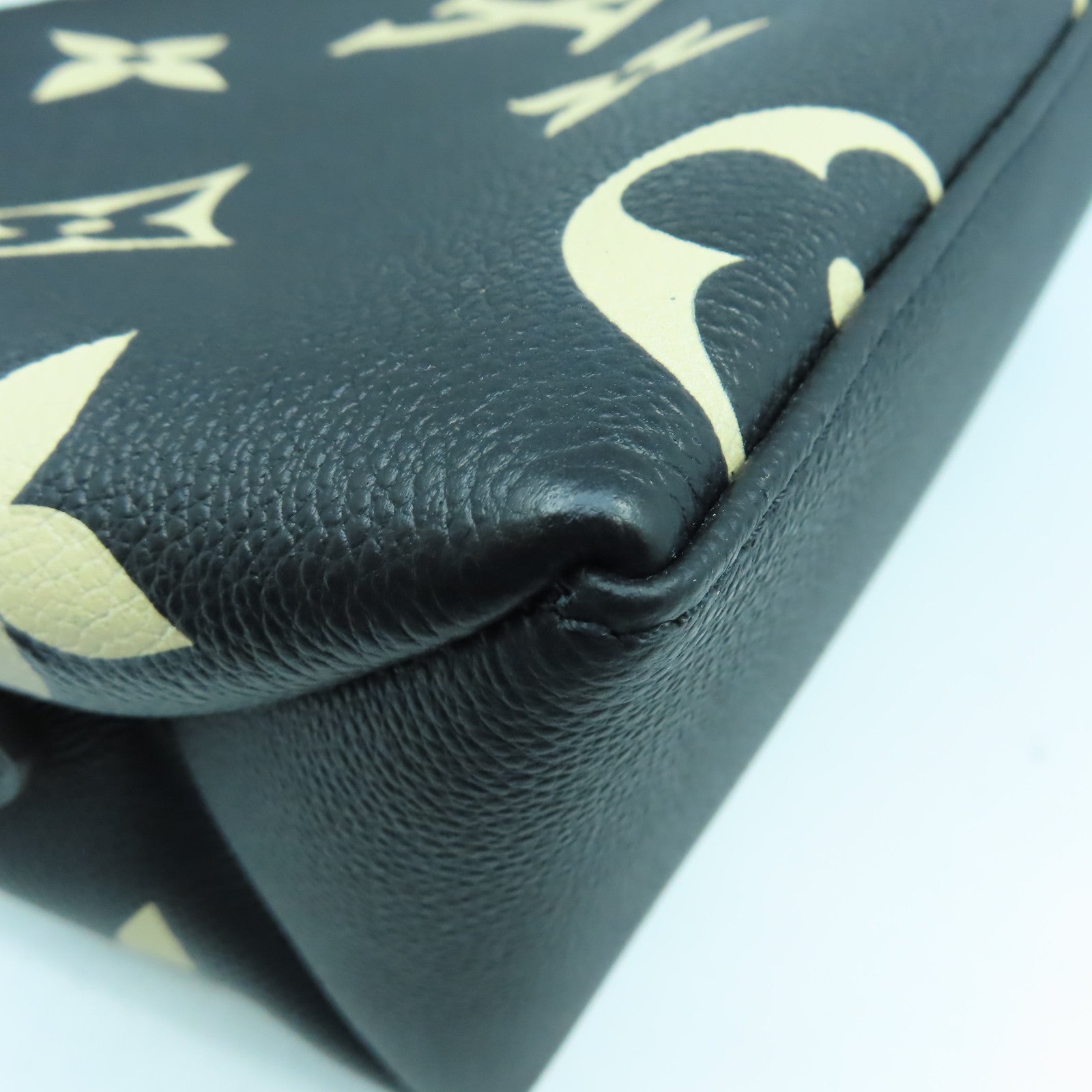 LOUIS VUITTON Monogram Empreinte Petit Palais金扣手挽肩背兩用袋黑色/米色