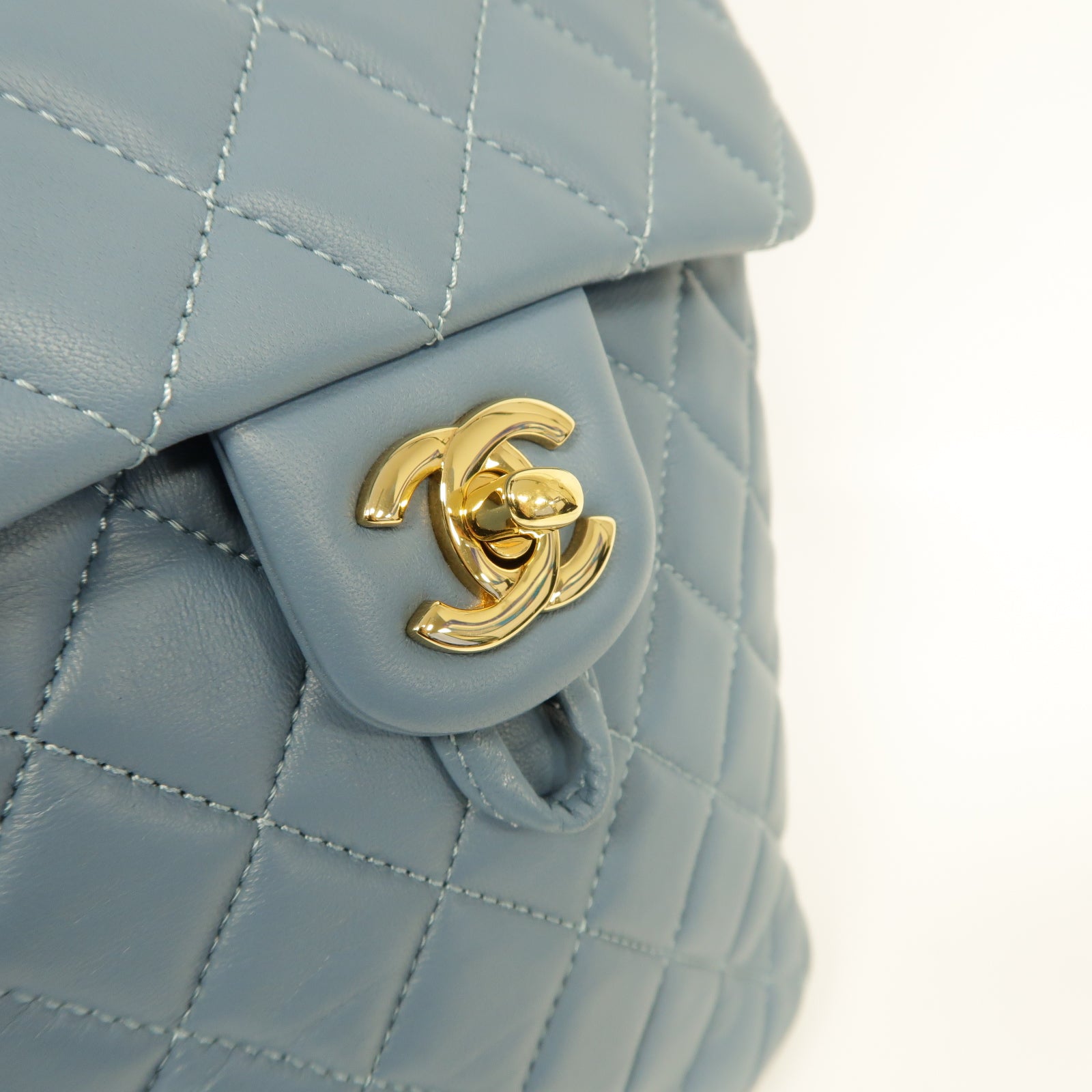 CHANEL 菱格牛皮皮革Backpack金扣背包藍色