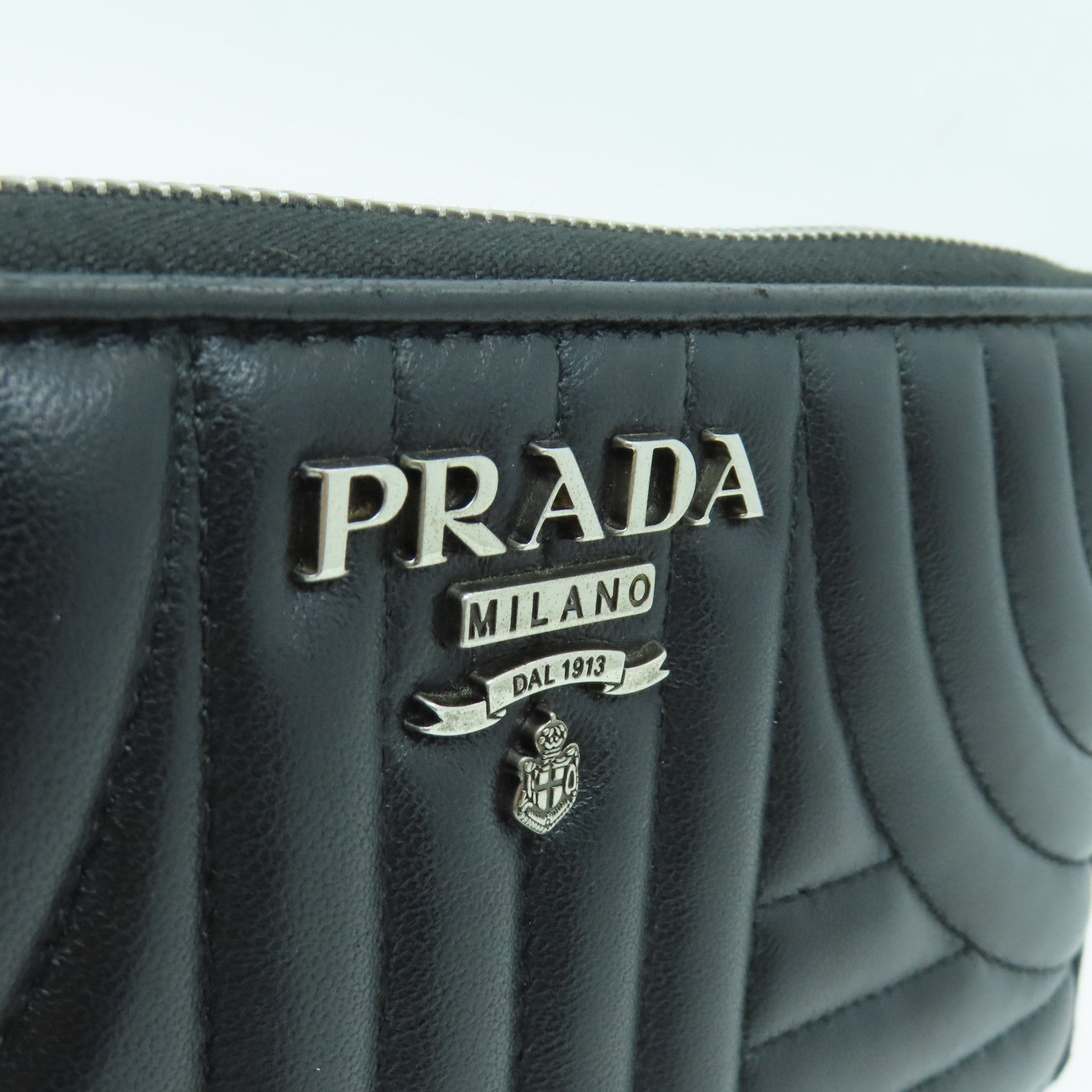 PRADA 牛皮皮革Long Wallet銀扣長錢包黑色