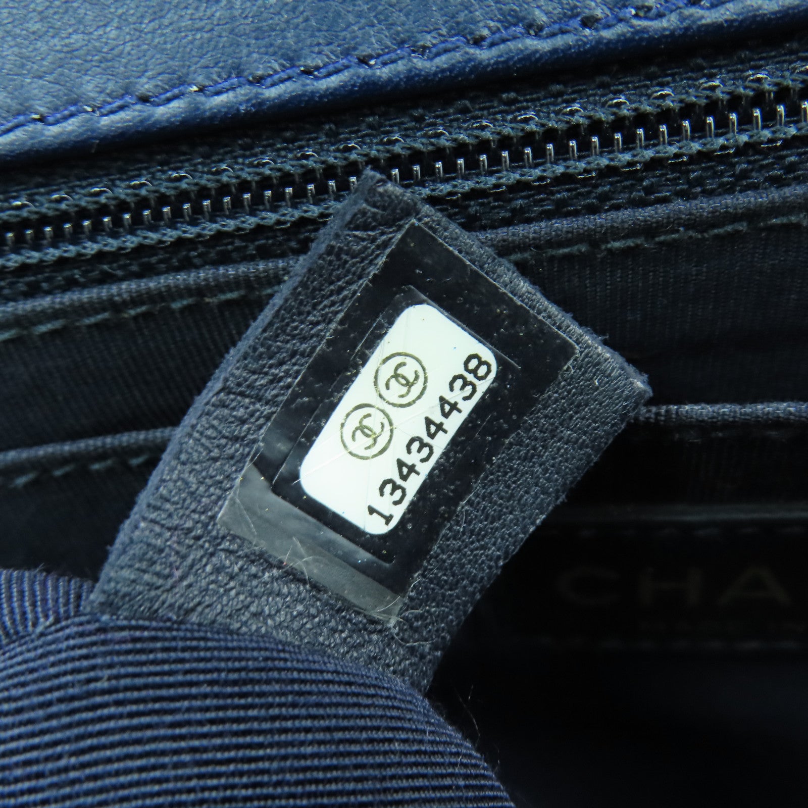 CHANEL 菱格漆皮皮革Chain Shoulder金扣鏈帶肩背袋深藍色
