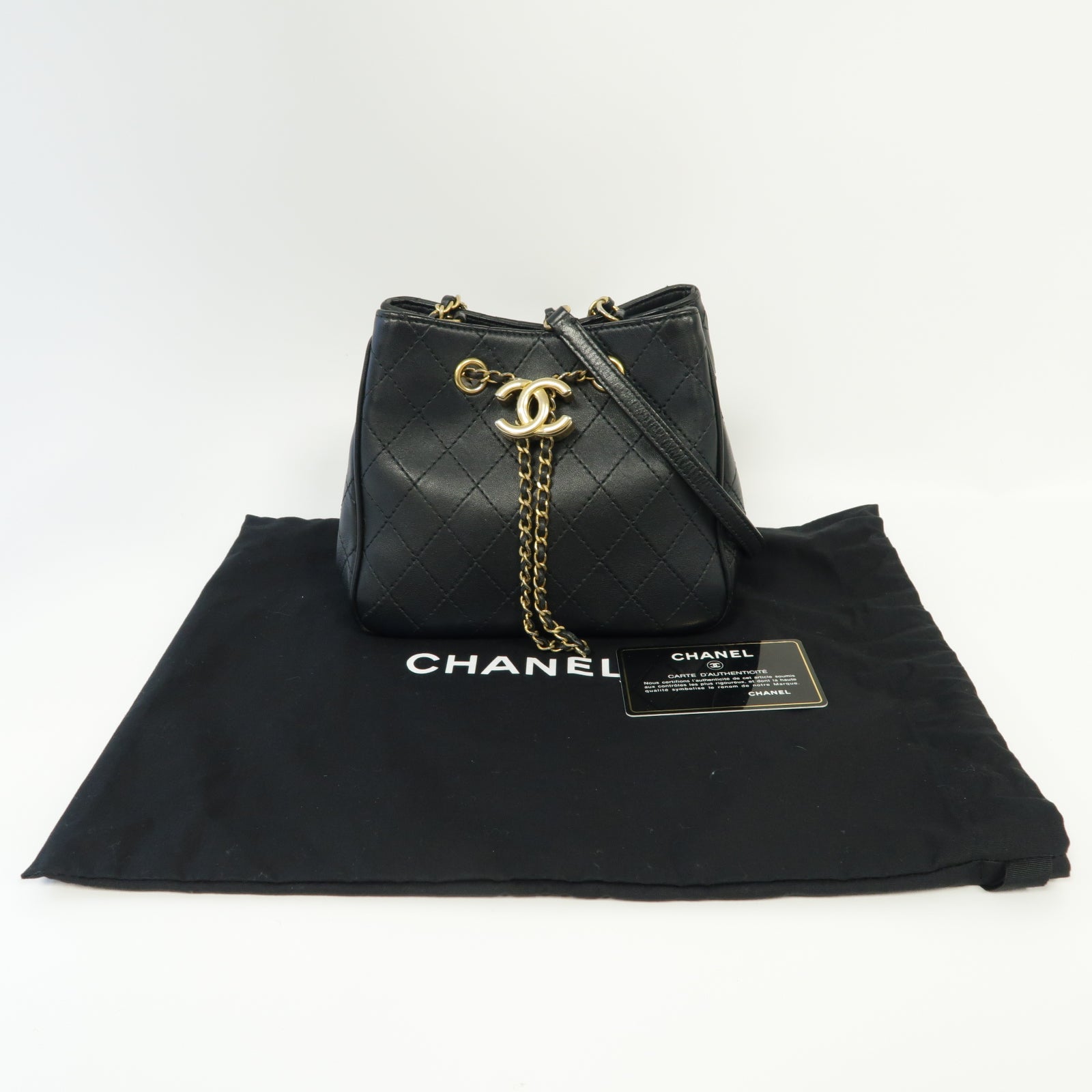CHANEL 菱格牛皮皮革Bucket Bag金扣鏈帶肩背袋黒色