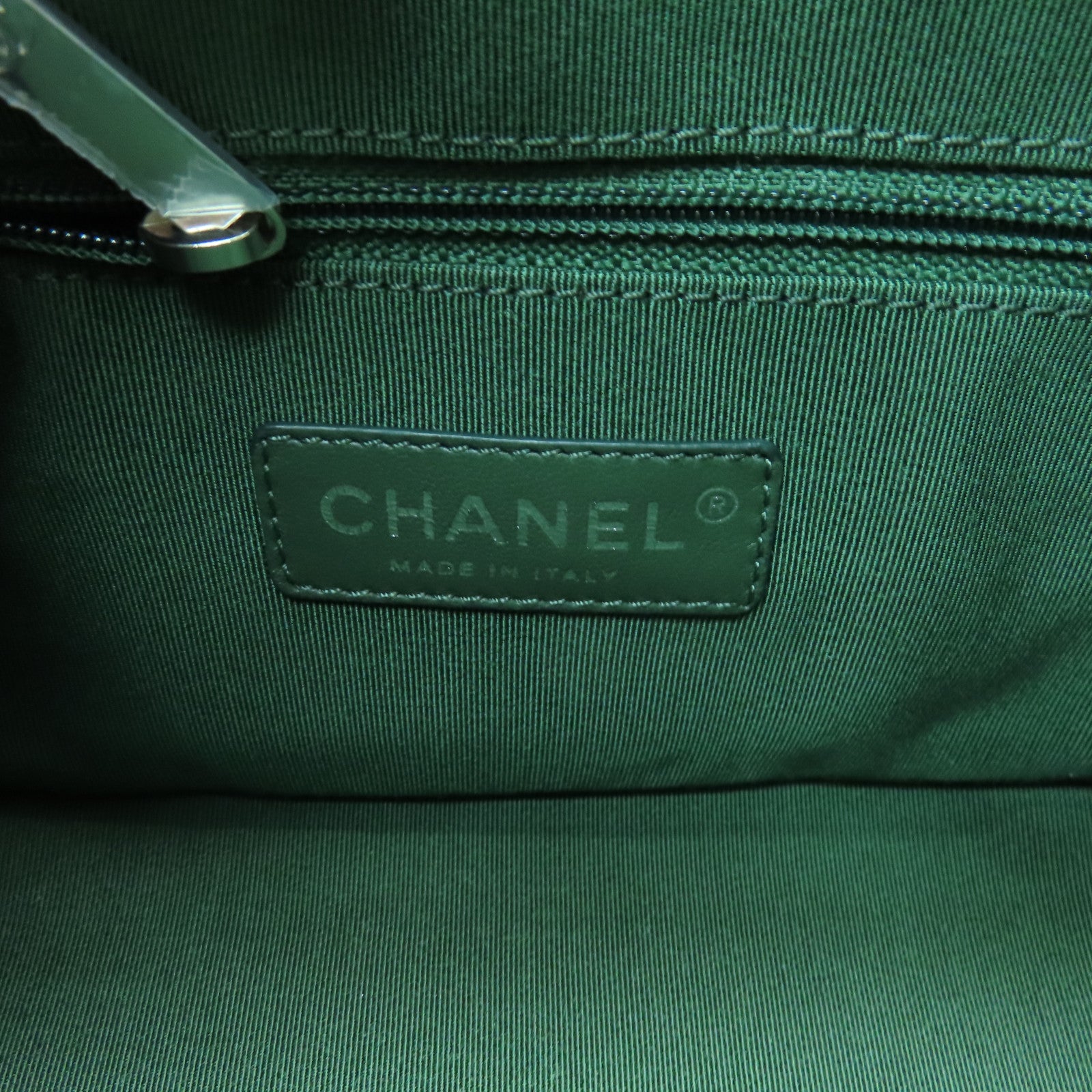 CHANEL 菱格Aged Calf皮革Small Gabrielle金银扣链带肩背袋绿色