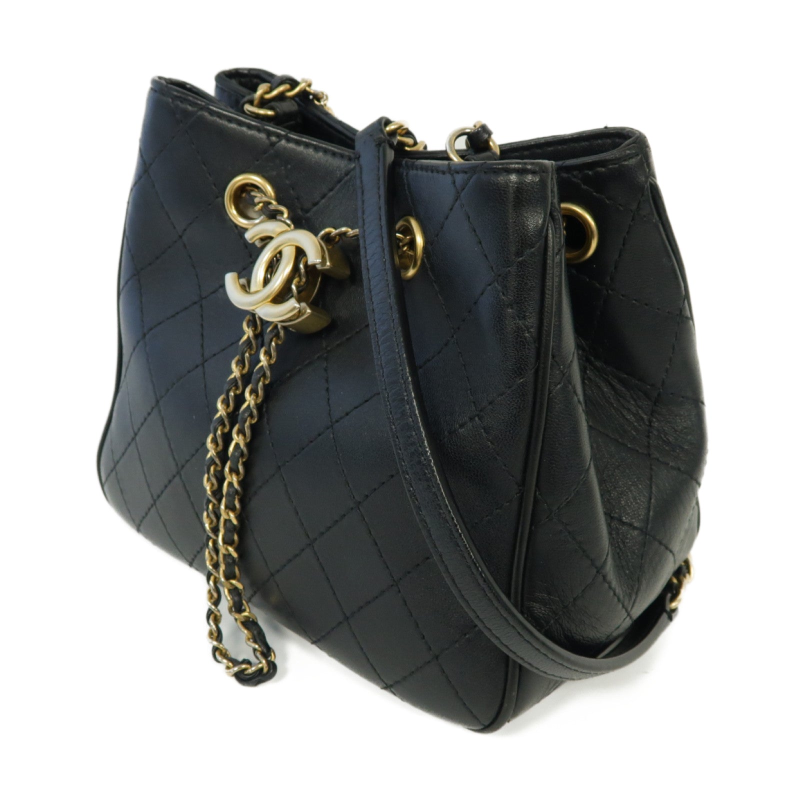 CHANEL 菱格牛皮皮革Bucket Bag金扣鏈帶肩背袋黒色