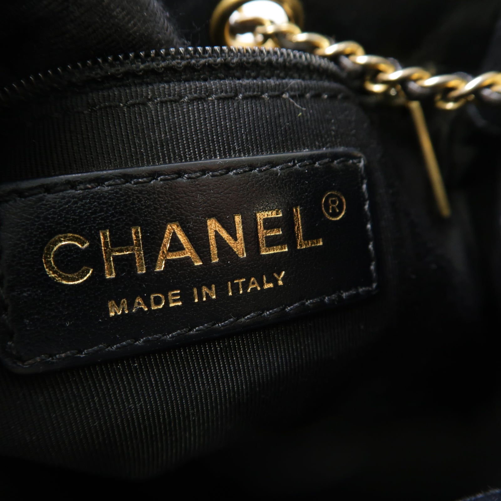 CHANEL 菱格牛皮皮革Bucket Bag金扣鏈帶肩背袋黒色