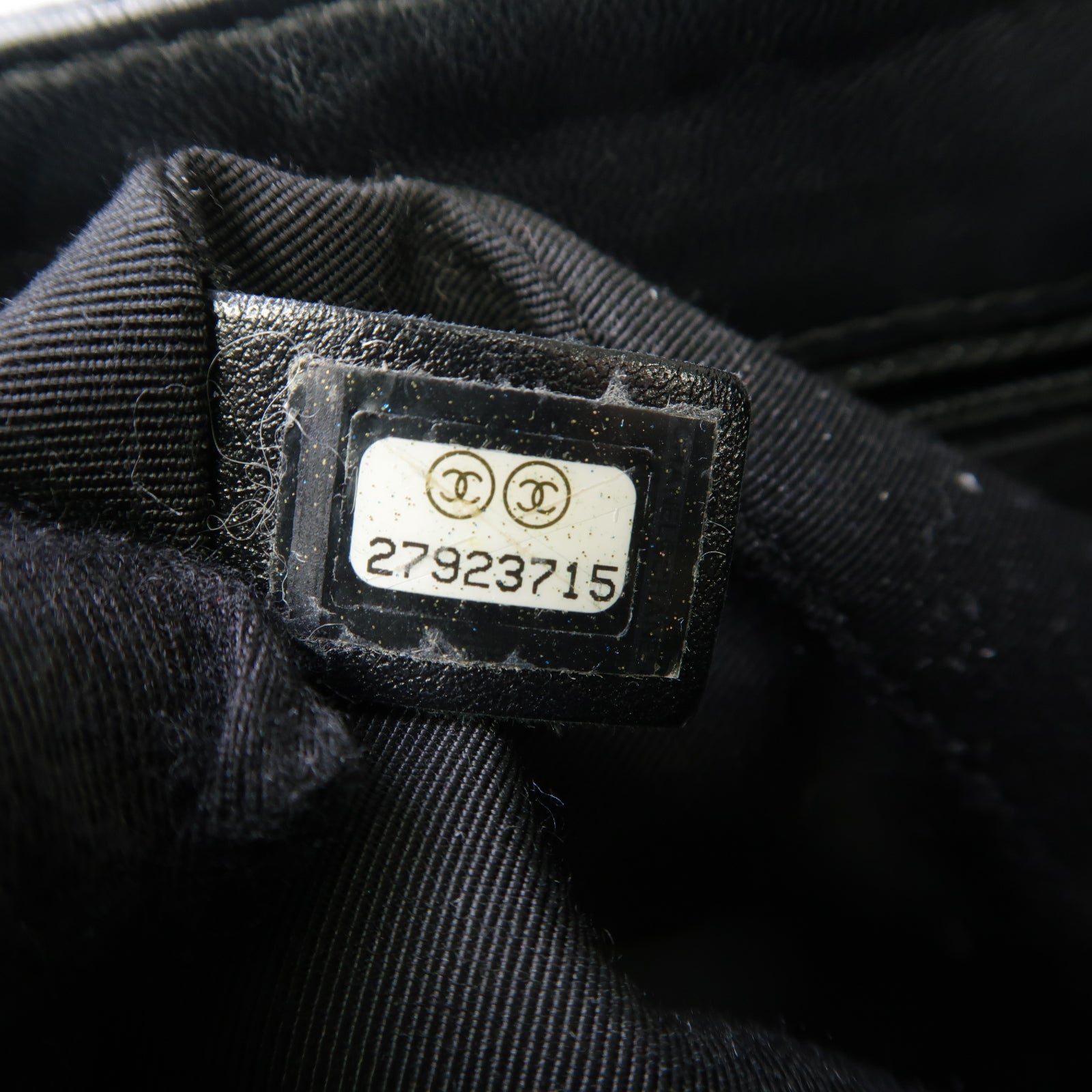 CHANEL 菱格牛皮皮革Bucket Bag金扣鏈帶肩背袋黒色