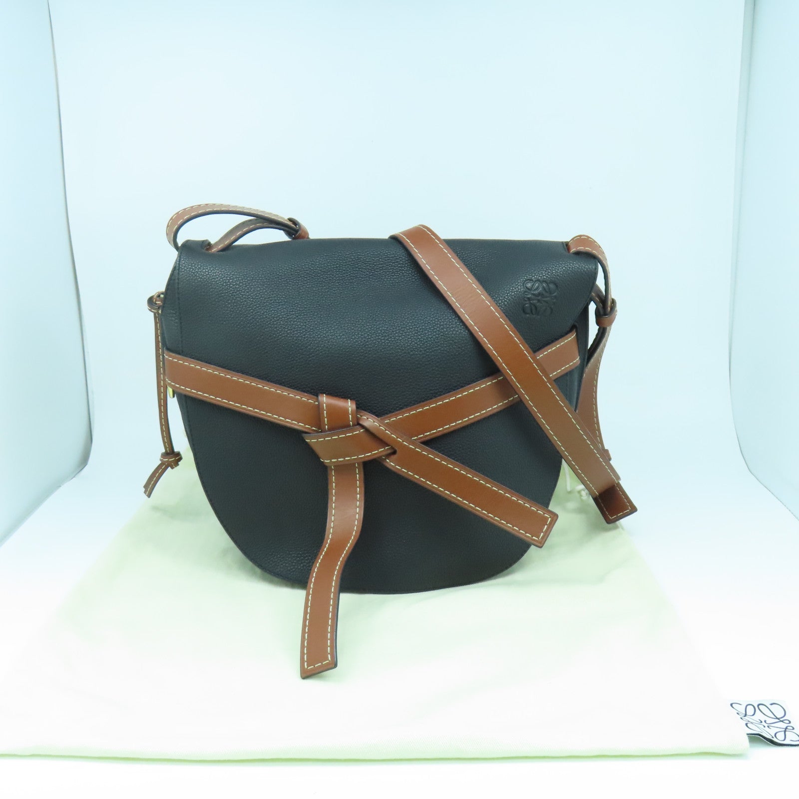 LOEWE 牛皮皮革Gate Large金扣肩背袋黑色