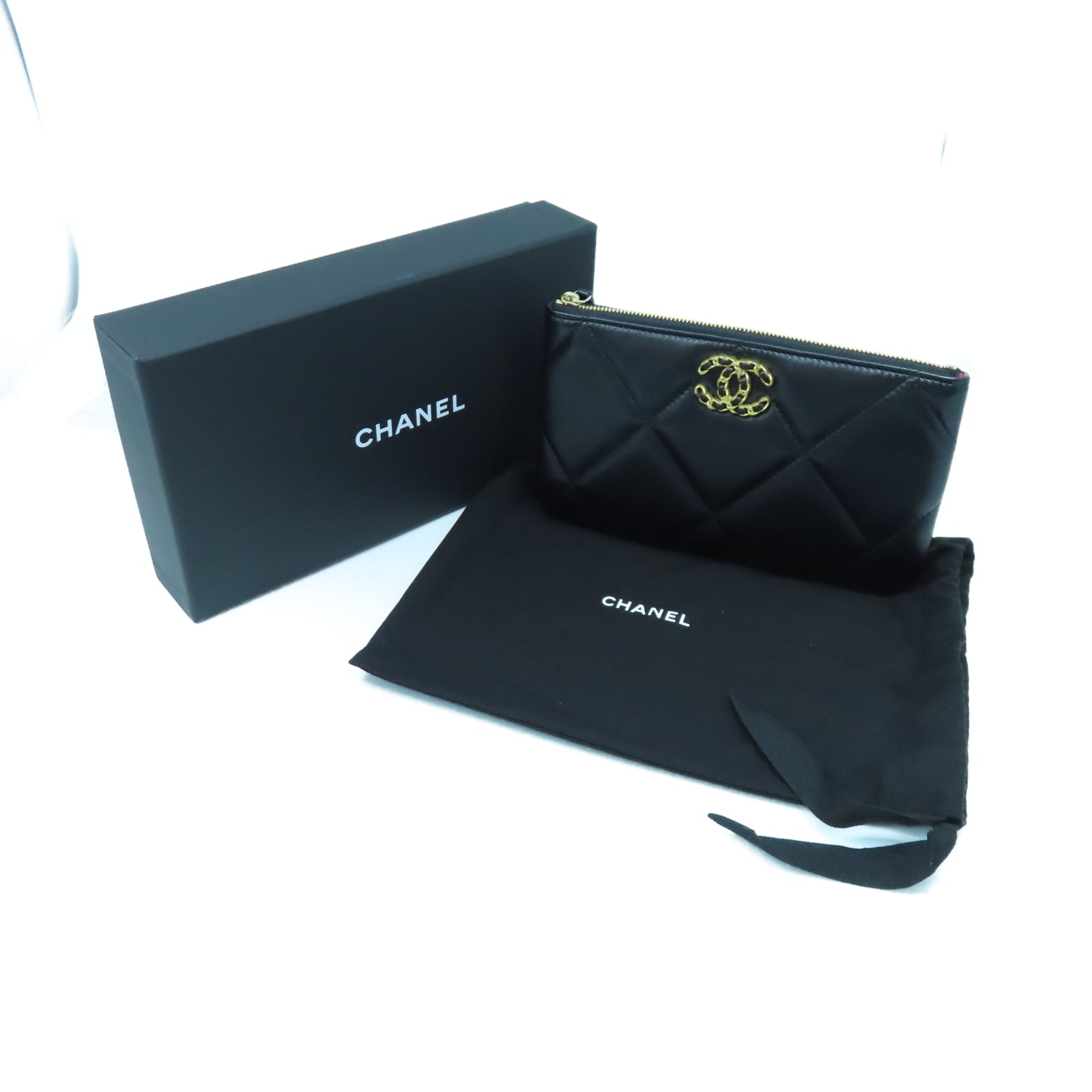 CHANEL 菱格羊皮皮革Pouch Wallet金扣手拿包黑色