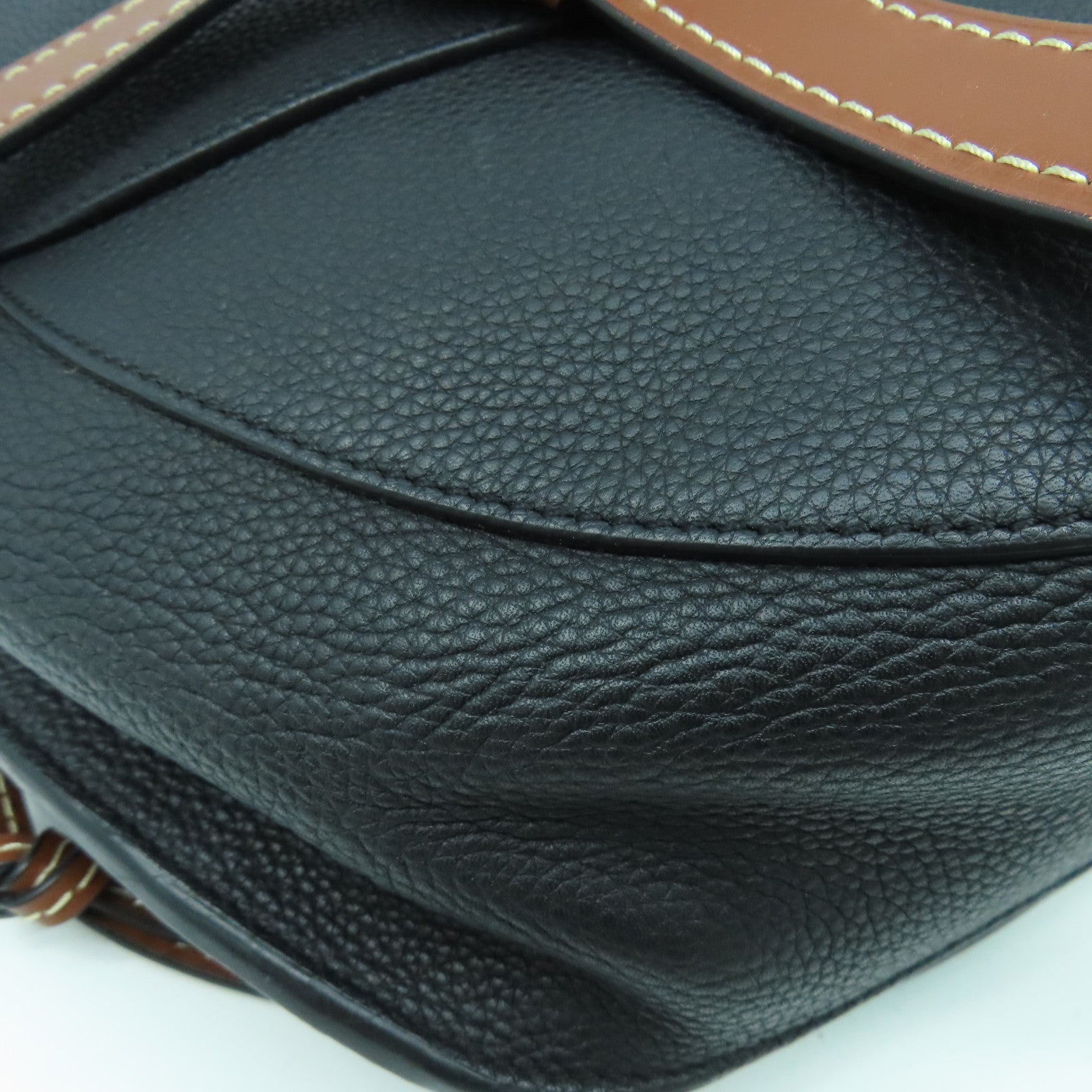 LOEWE 牛皮皮革Gate Large金扣肩背袋黑色