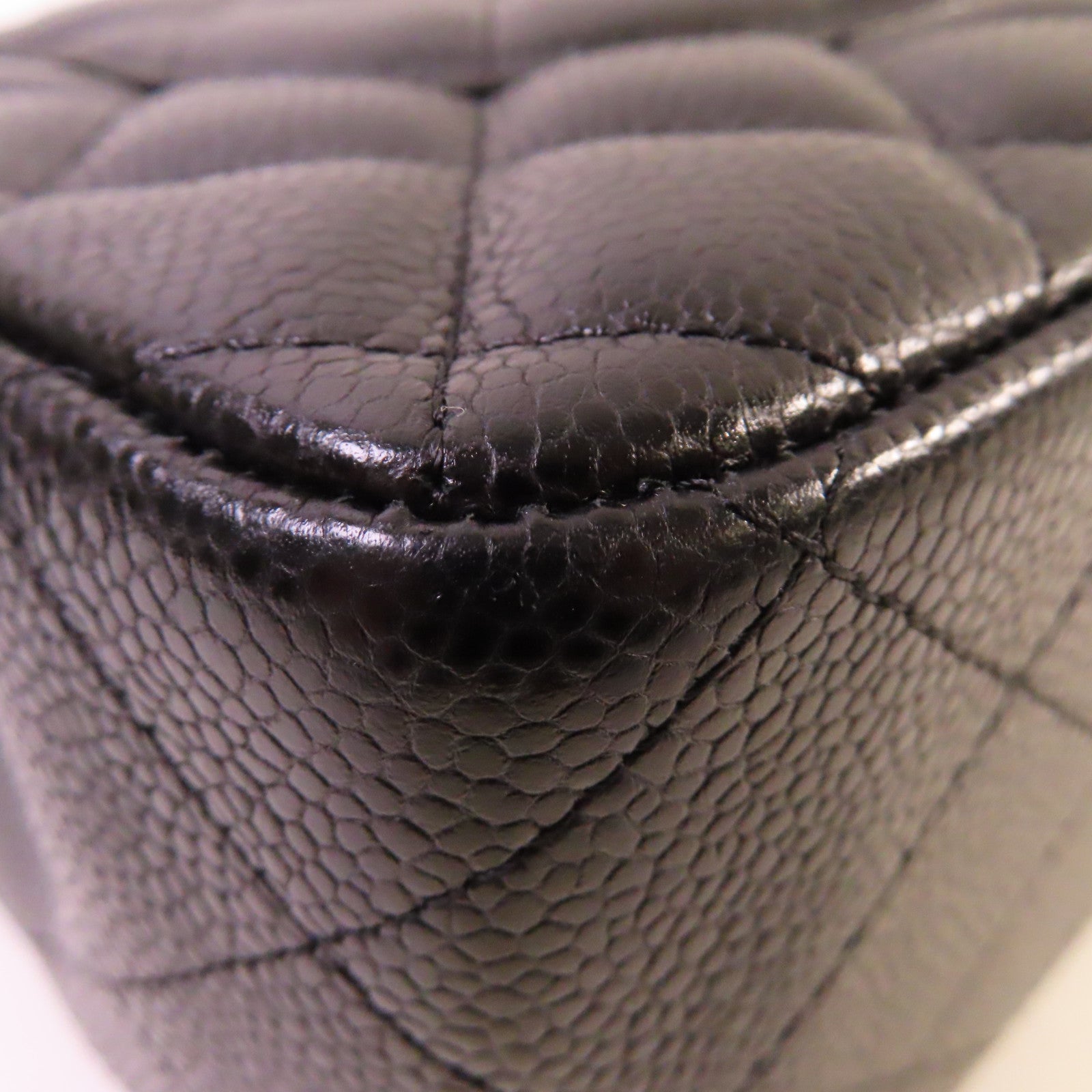 CHANEL 菱格Caviar皮革Jumbo 30 Chain Shoulder Bag金扣鏈帶肩背袋黑色