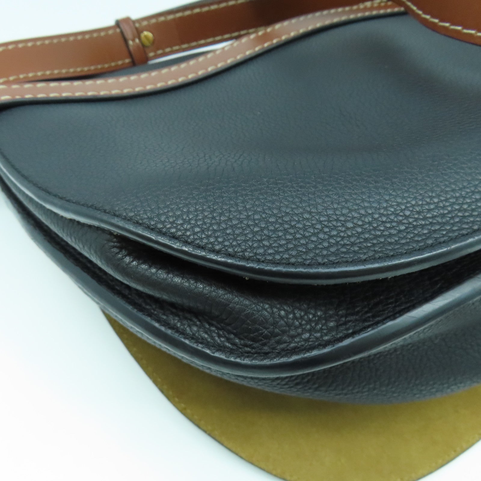 LOEWE 牛皮皮革Gate Large金扣肩背袋黑色