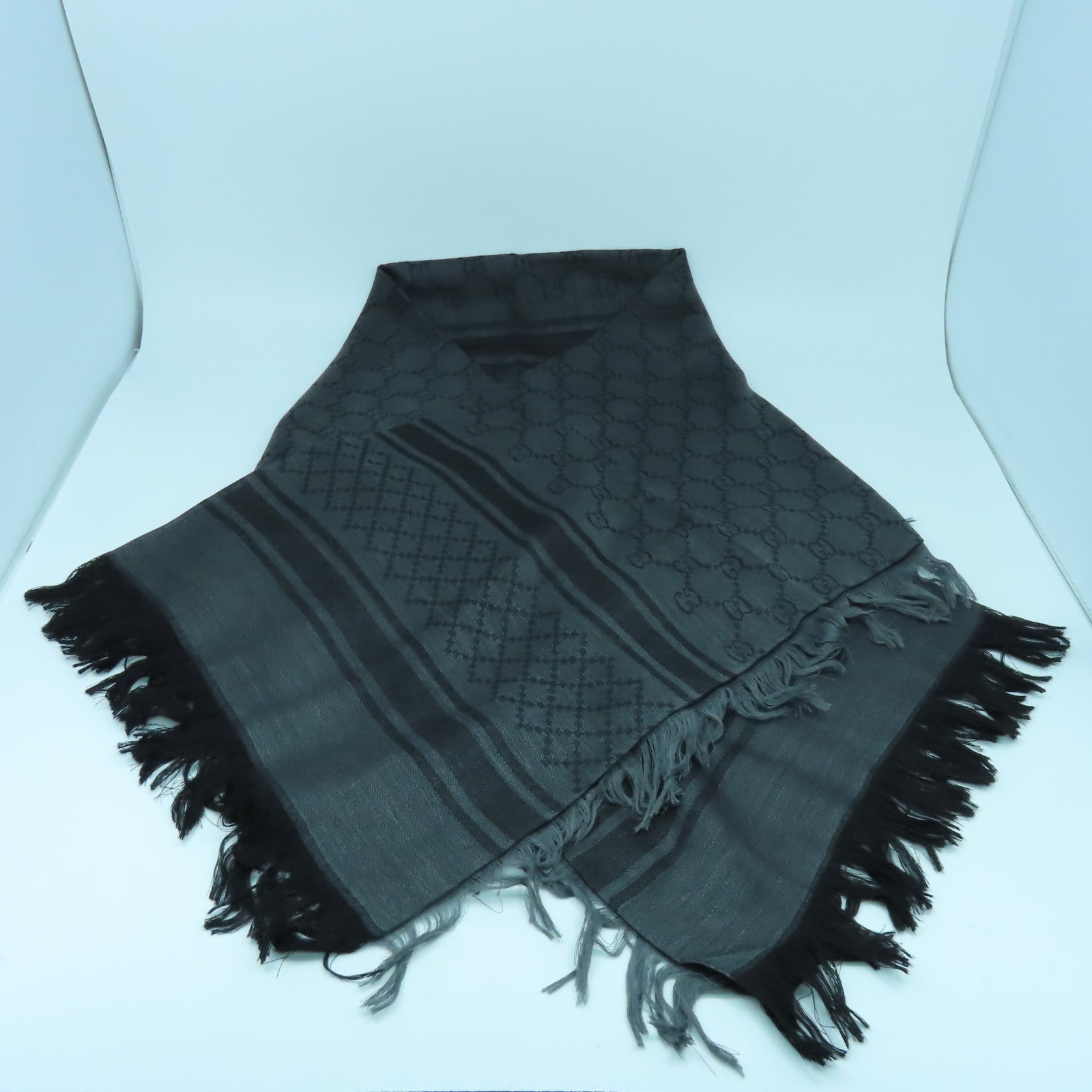 GUCCI 絲質/羊毛Scarf 140x140絲巾灰色