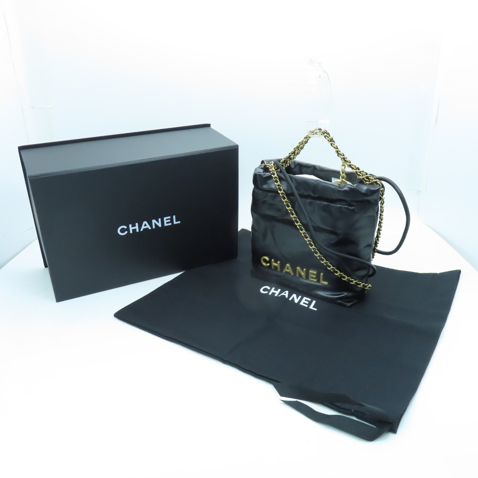 CHANEL 菱格羊皮皮革Mini 22金扣鏈帶肩背袋黑色