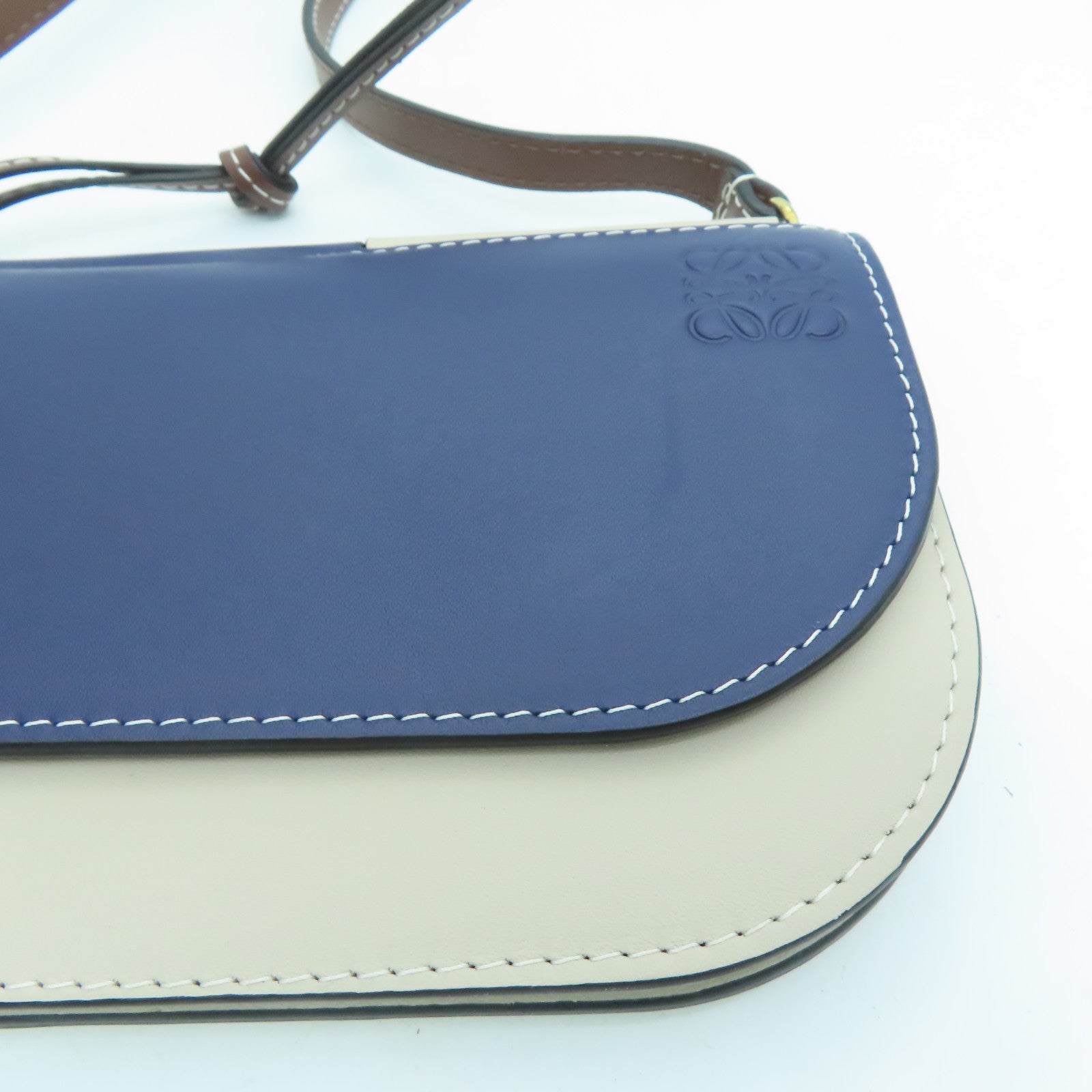LOEWE 牛皮皮革Shoulder Bag金扣肩背袋蓝色米色