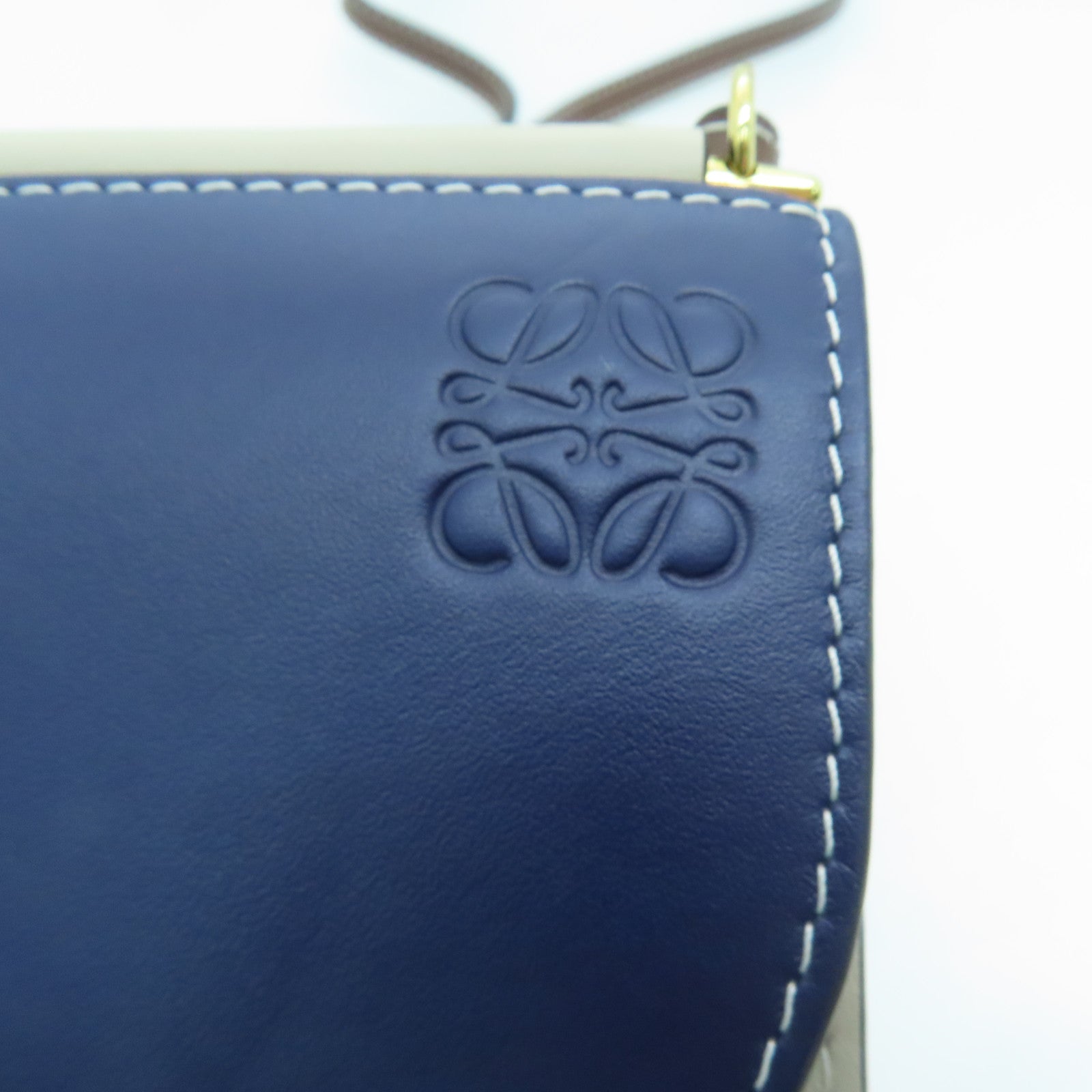 LOEWE 牛皮皮革Shoulder Bag金扣肩背袋蓝色米色