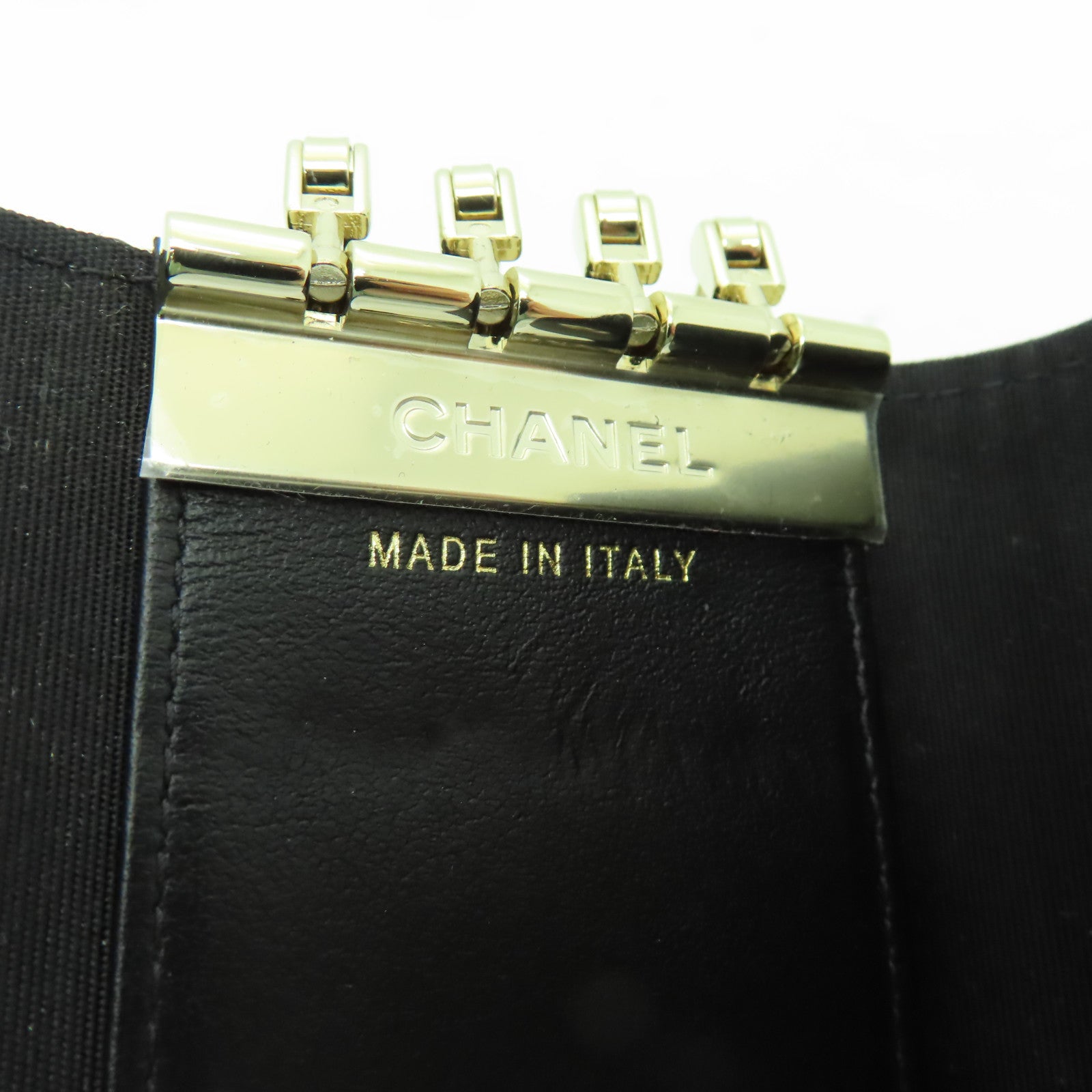 CHANEL 菱格Caviar皮革4 Key Holder Boy Flap金扣鎖匙包黒色