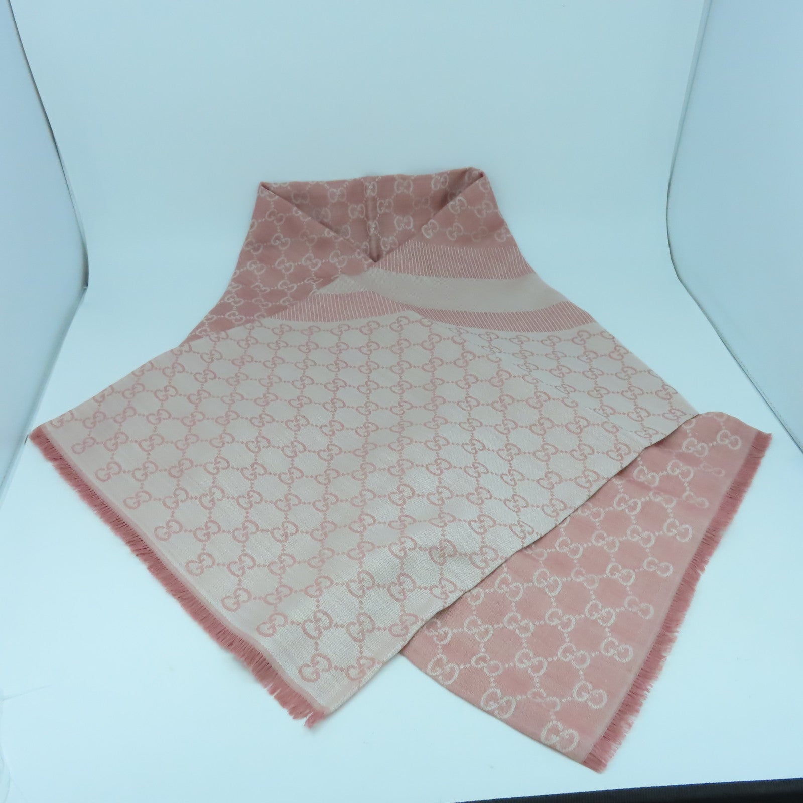 GUCCI 絲質/羊毛Scarf 140x140絲巾粉紅色/米色