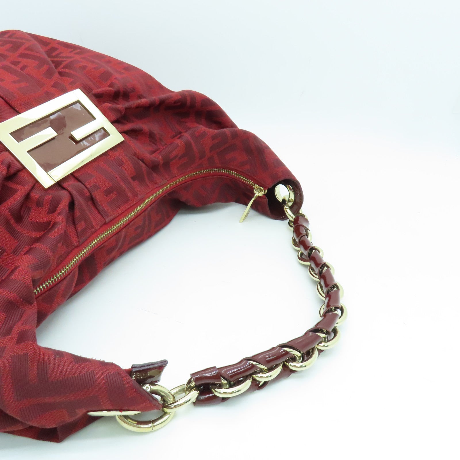 FENDI 尼龍Chain Shoulder Bag金扣鏈帶肩背袋紅色