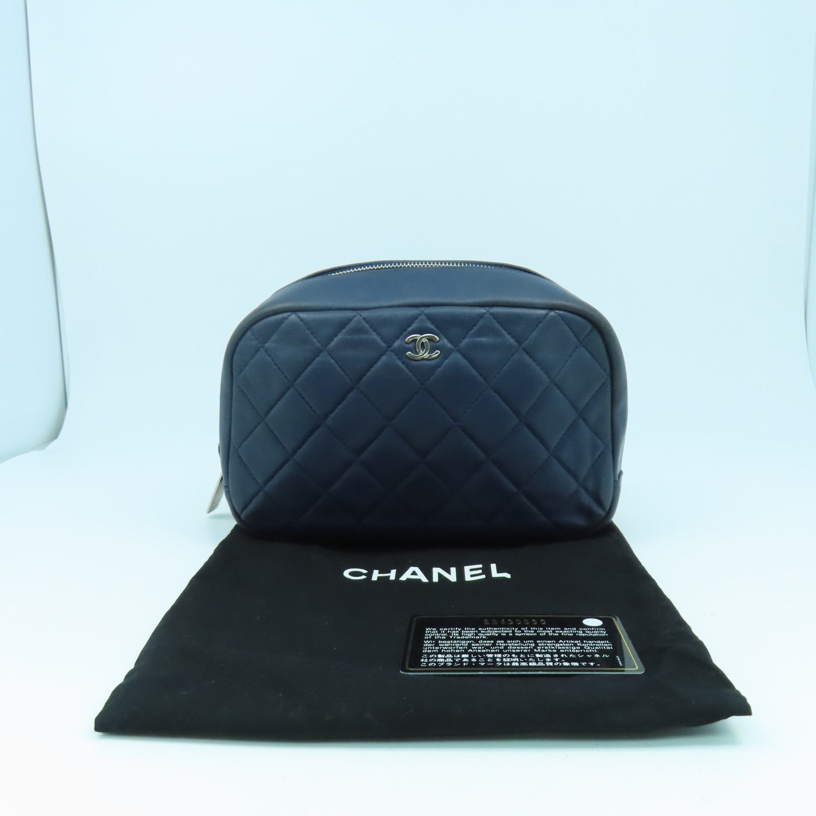 CHANEL 菱格羊皮皮革Pouch銀扣手提包深藍色