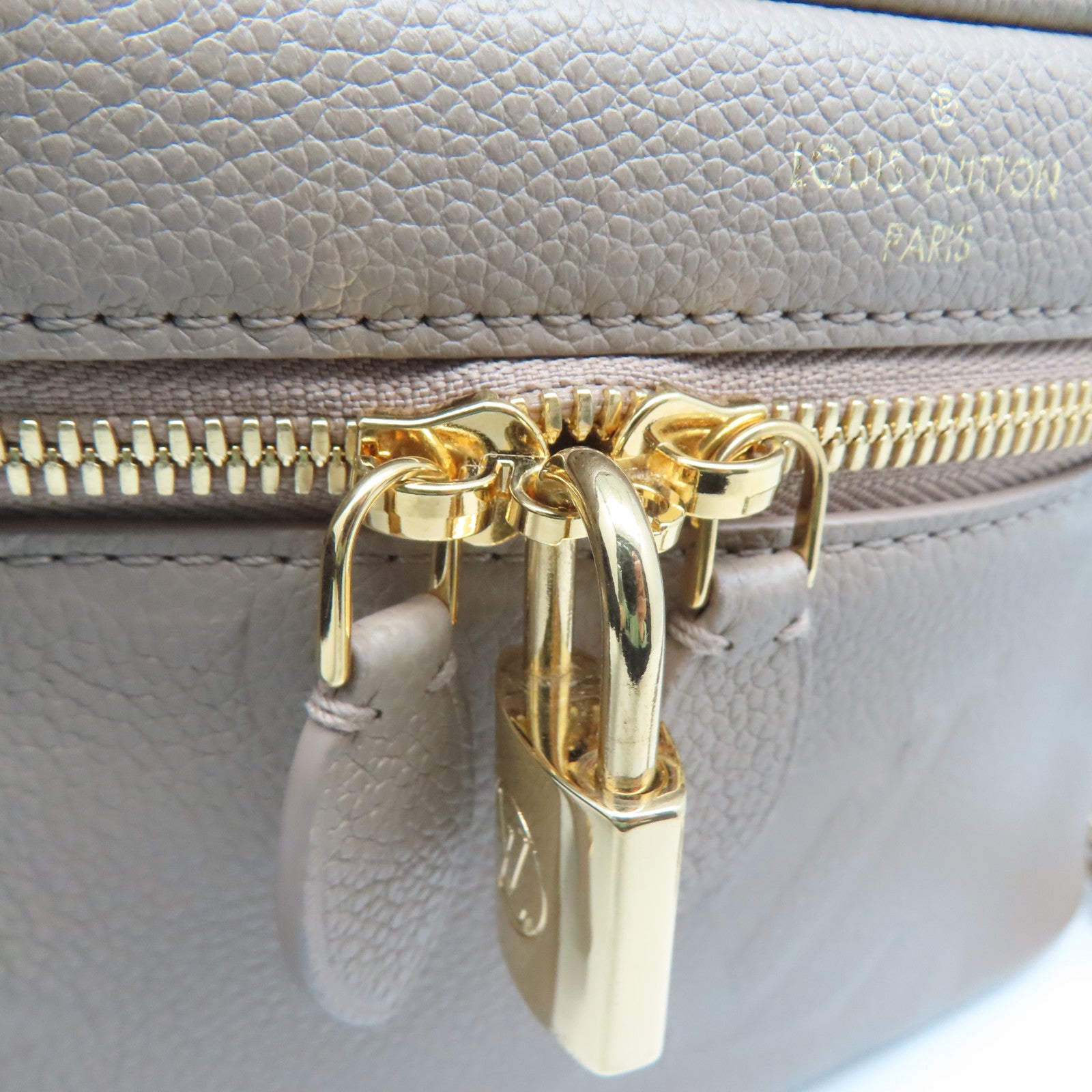LOUIS VUITTON Monogram Empreinte Vanity PM金扣手挽肩背两用袋米色