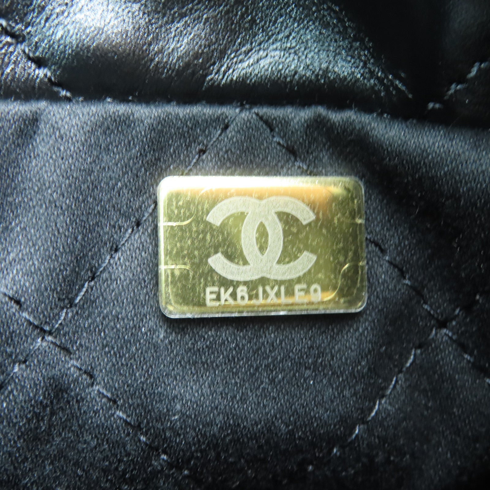 CHANEL 菱格羊皮皮革Mini 22金扣鏈帶肩背袋黑色