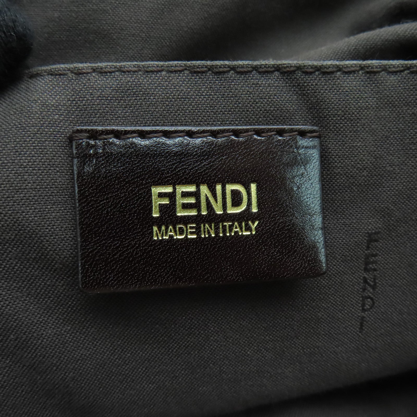 FENDI 尼龍Chain Shoulder Bag金扣鏈帶肩背袋紅色