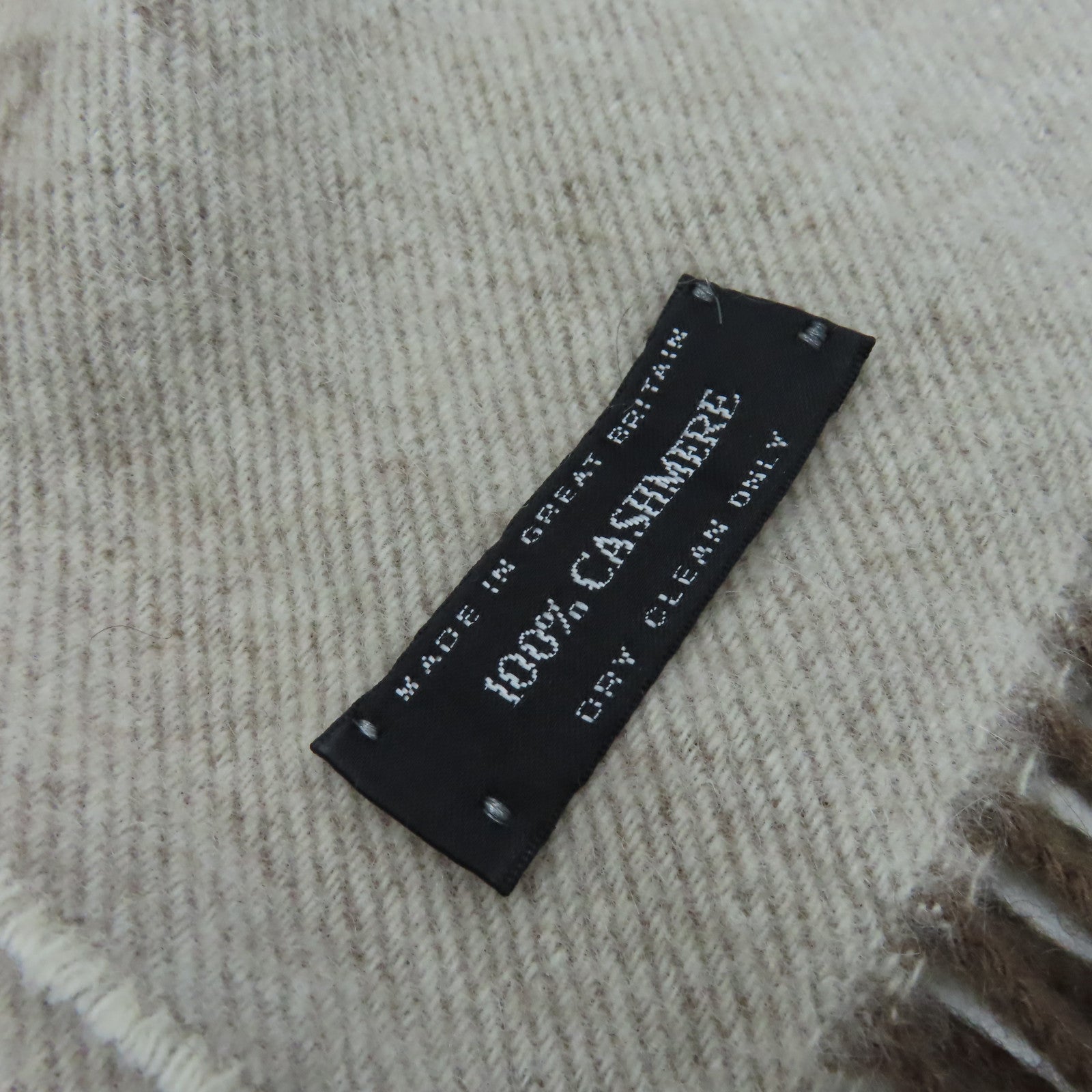 CHANEL 羊絨Scarf圍巾杏色/啡色