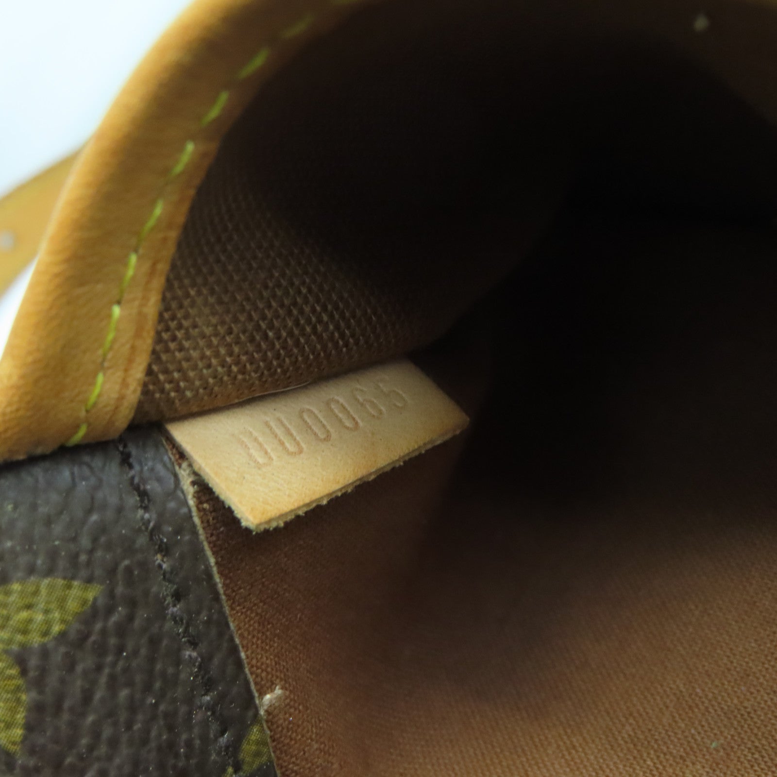 LOUIS VUITTON Monogram Popincourt Long Shoulder Bag金扣肩背袋啡色