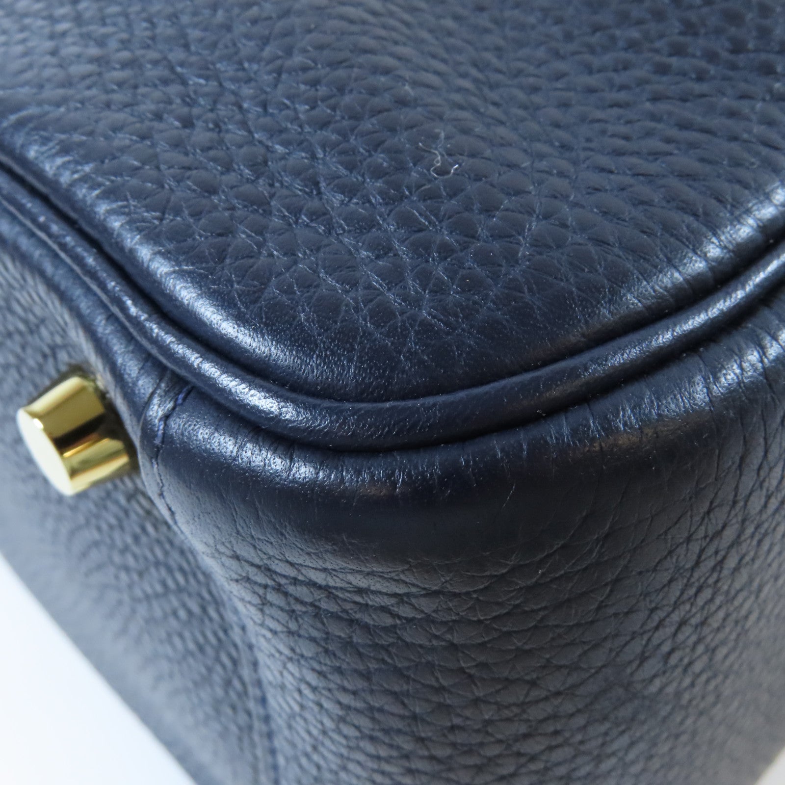 HERMES Clemence皮革Lindy 26金扣手挽肩背兩用袋Bleu Nuit午夜藍色