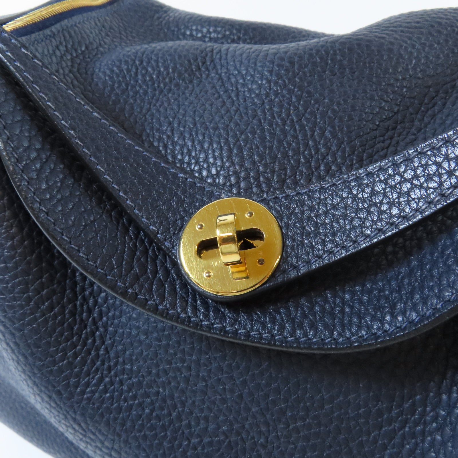 HERMES Clemence皮革Lindy 26金扣手挽肩背兩用袋Bleu Nuit午夜藍色