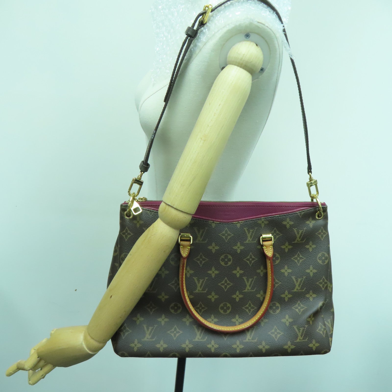 LOUIS VUITTON Monogram Pallas MM Gold Buckle Handle Shoulder Bag Fuchsia/Brown