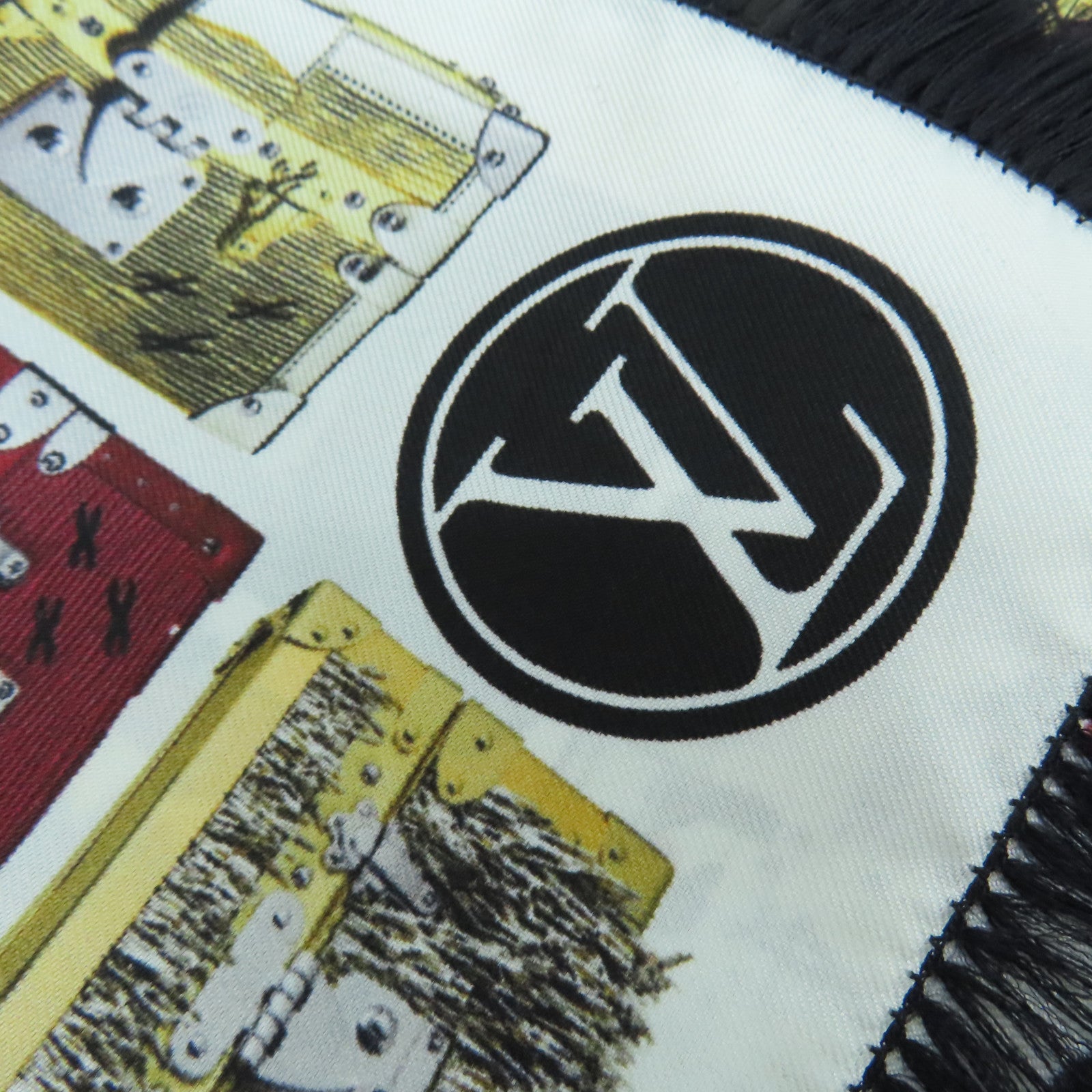 LOUIS VUITTON 絲質Scarf絲巾黑色彩色