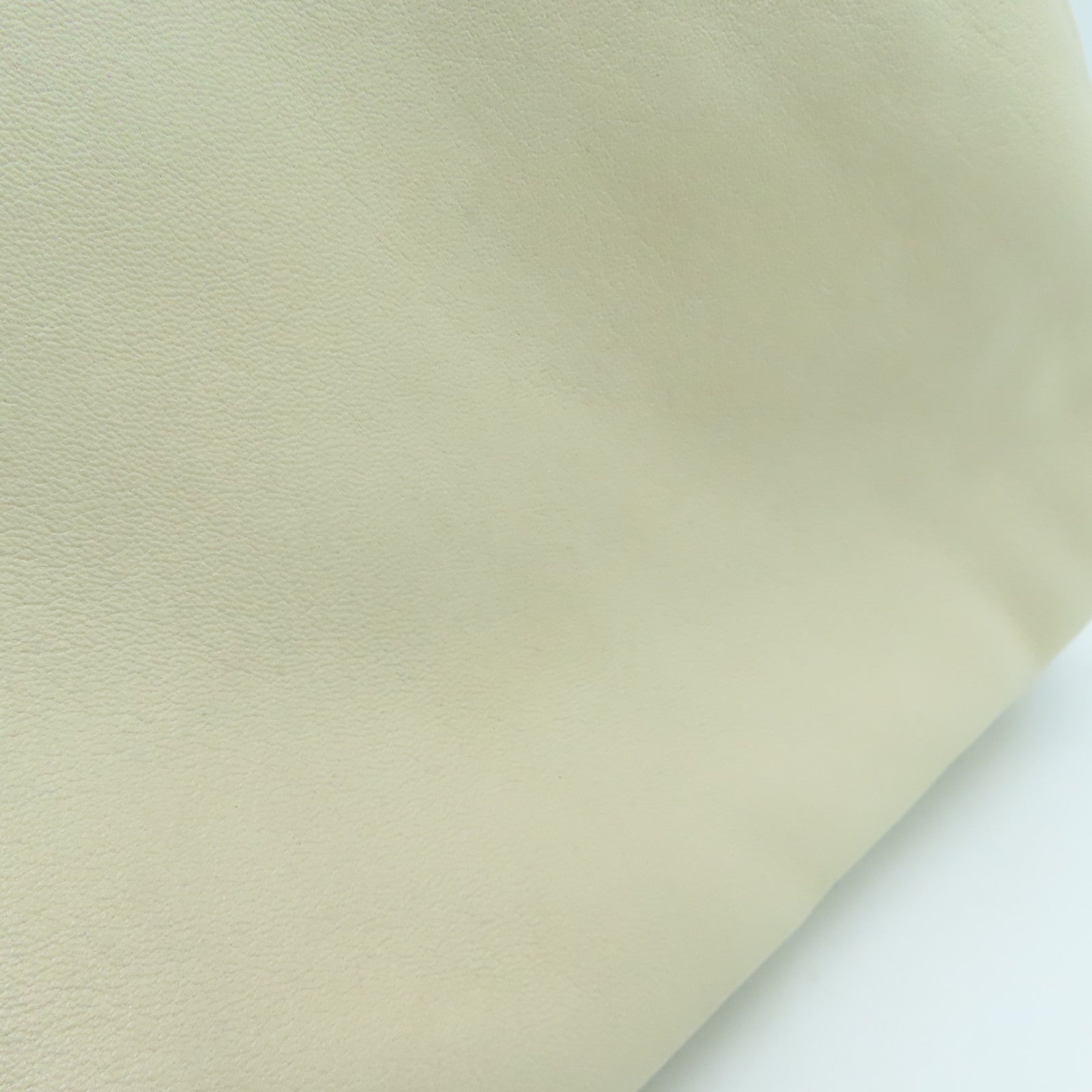 CHANEL 【激減優惠】羊皮皮革Chain Shoulder Bag銀扣肩背袋白色