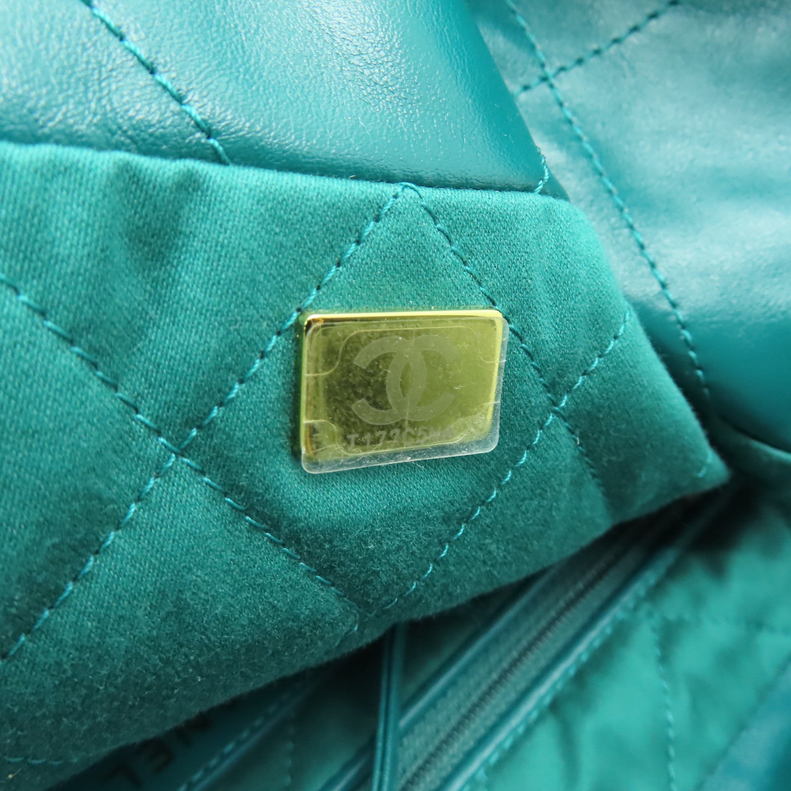 CHANEL 菱格牛皮皮革Chanel 22金扣鏈帶肩背袋綠色