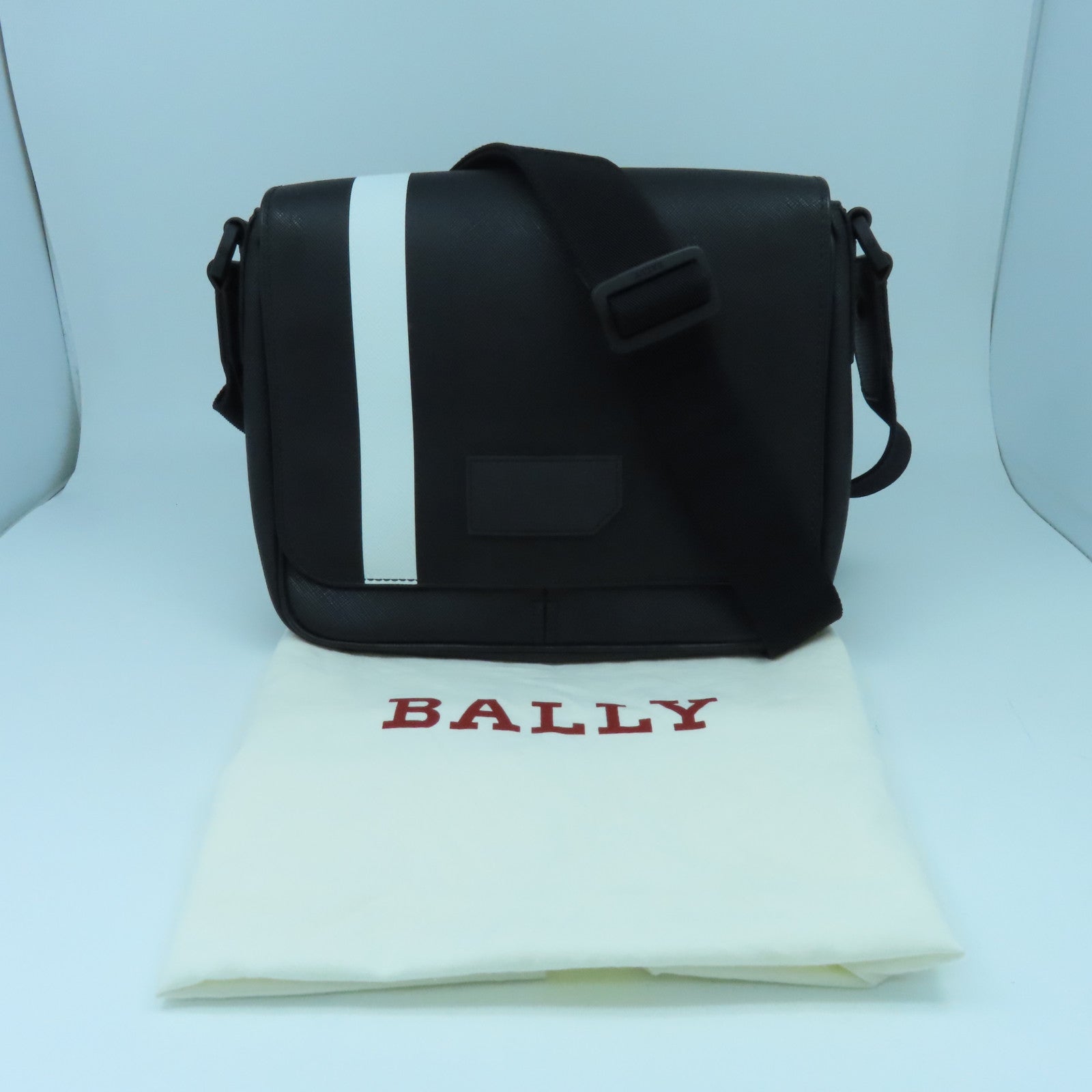 BALLY Cowhide Leather Messenger Bag Black Buckle Shoulder Bag Black