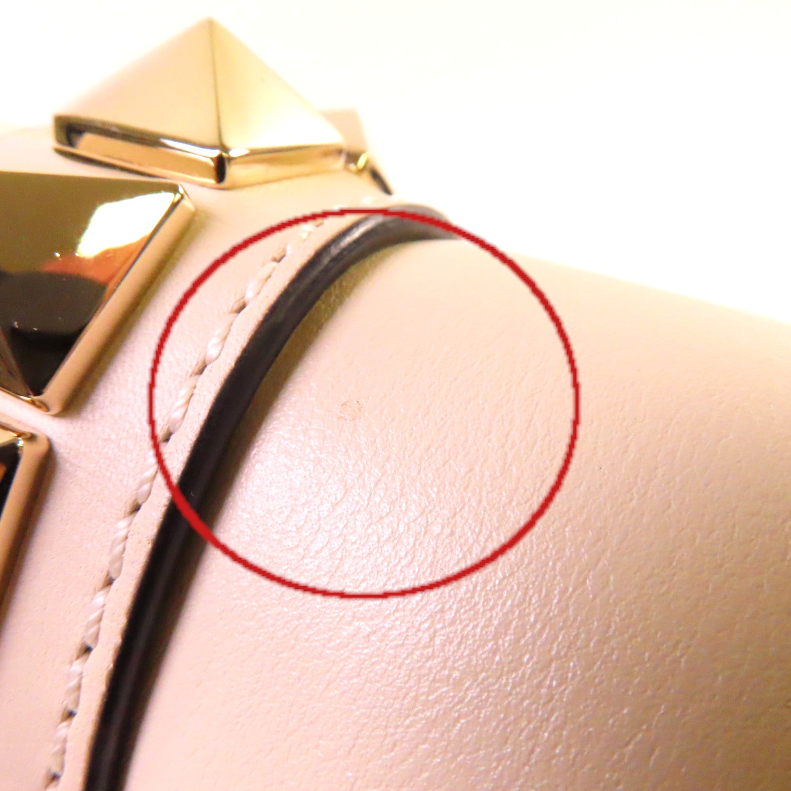 Valentino 牛皮皮革Garanani Lock Chain Shoulder Bag金扣鏈帶肩背袋米白色