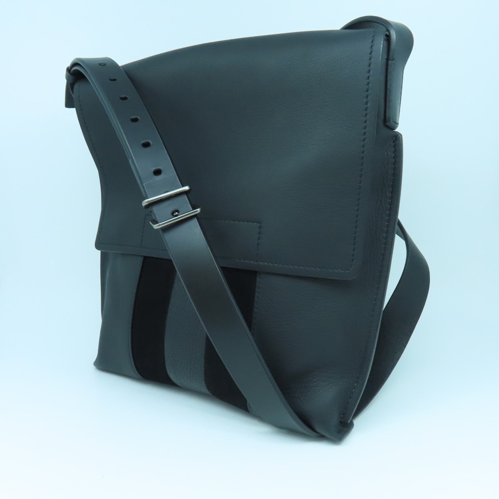 BALLY 牛皮皮革Shoulder Bag黑扣肩背袋黑色