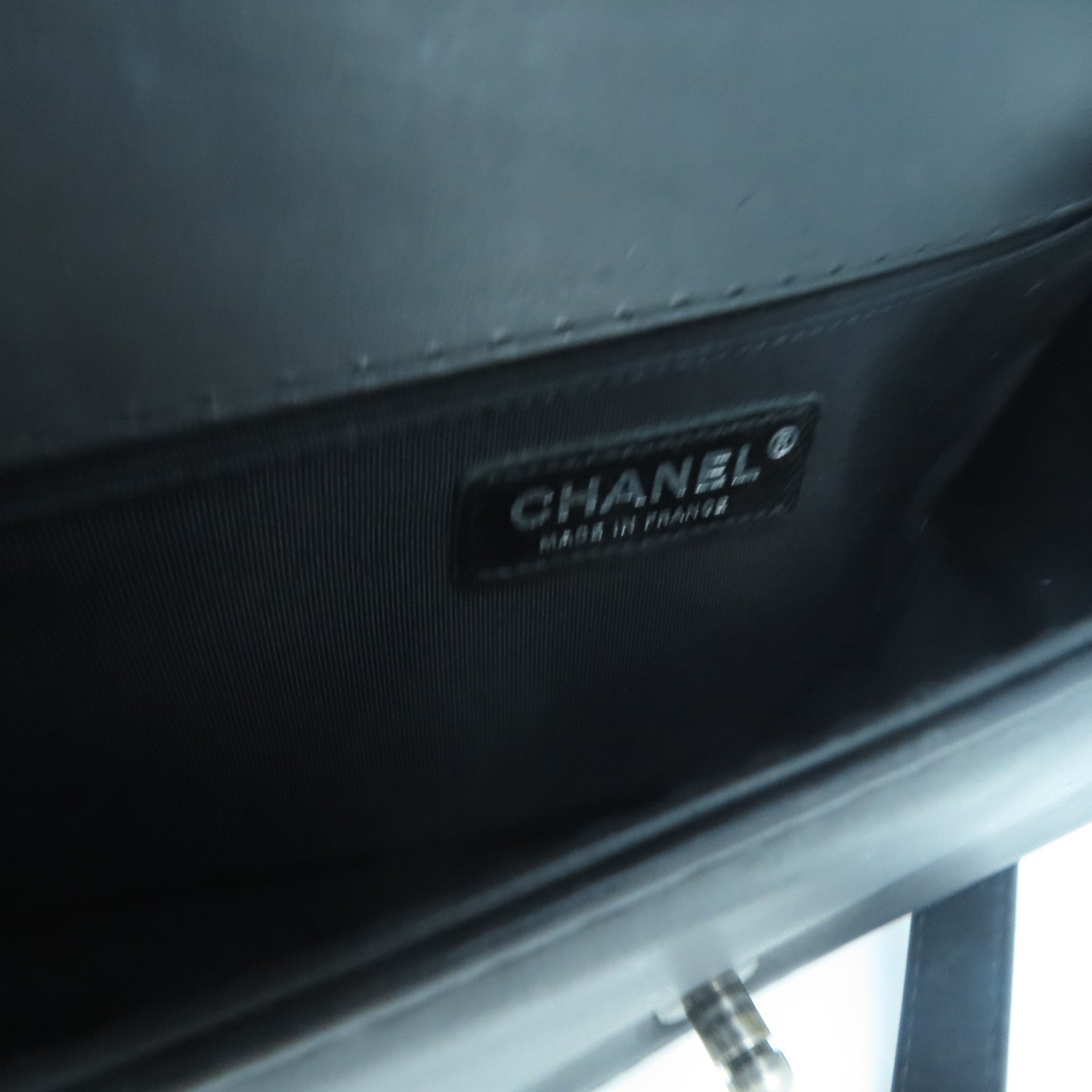 CHANEL 菱格牛皮皮革Boy 25銀扣肩背袋黑色